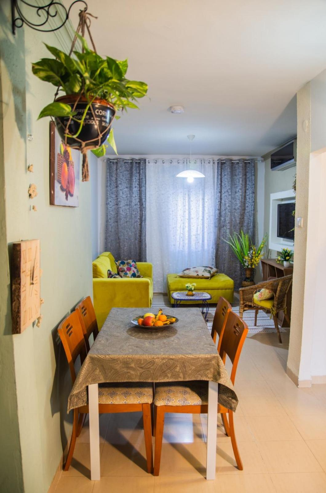 Three-Bedroom Standard Apartment - Photo 19