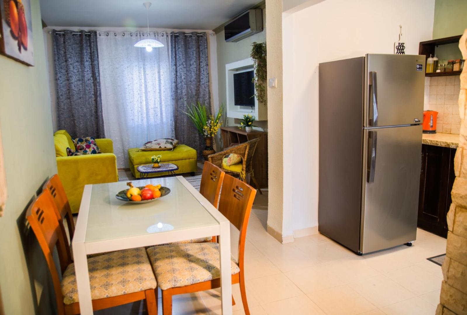 Three-Bedroom Standard Apartment - Photo 21