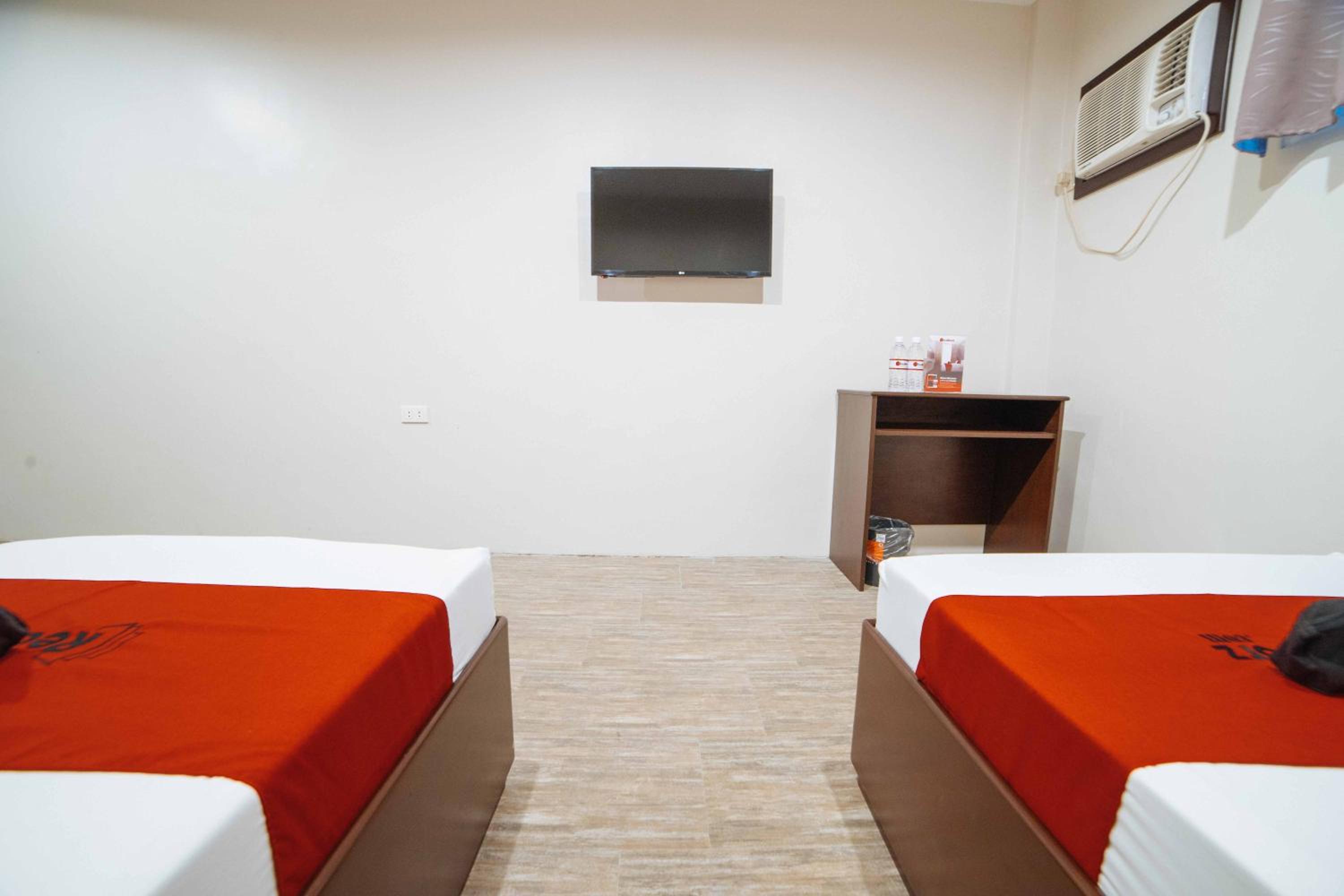 Twin Room - Photo 3