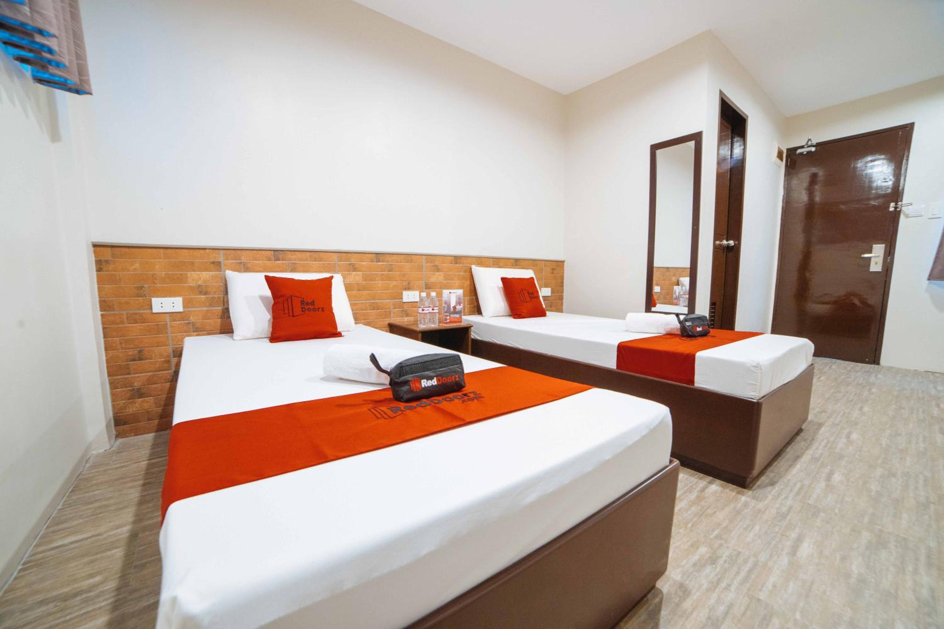 Twin Room - Photo 4