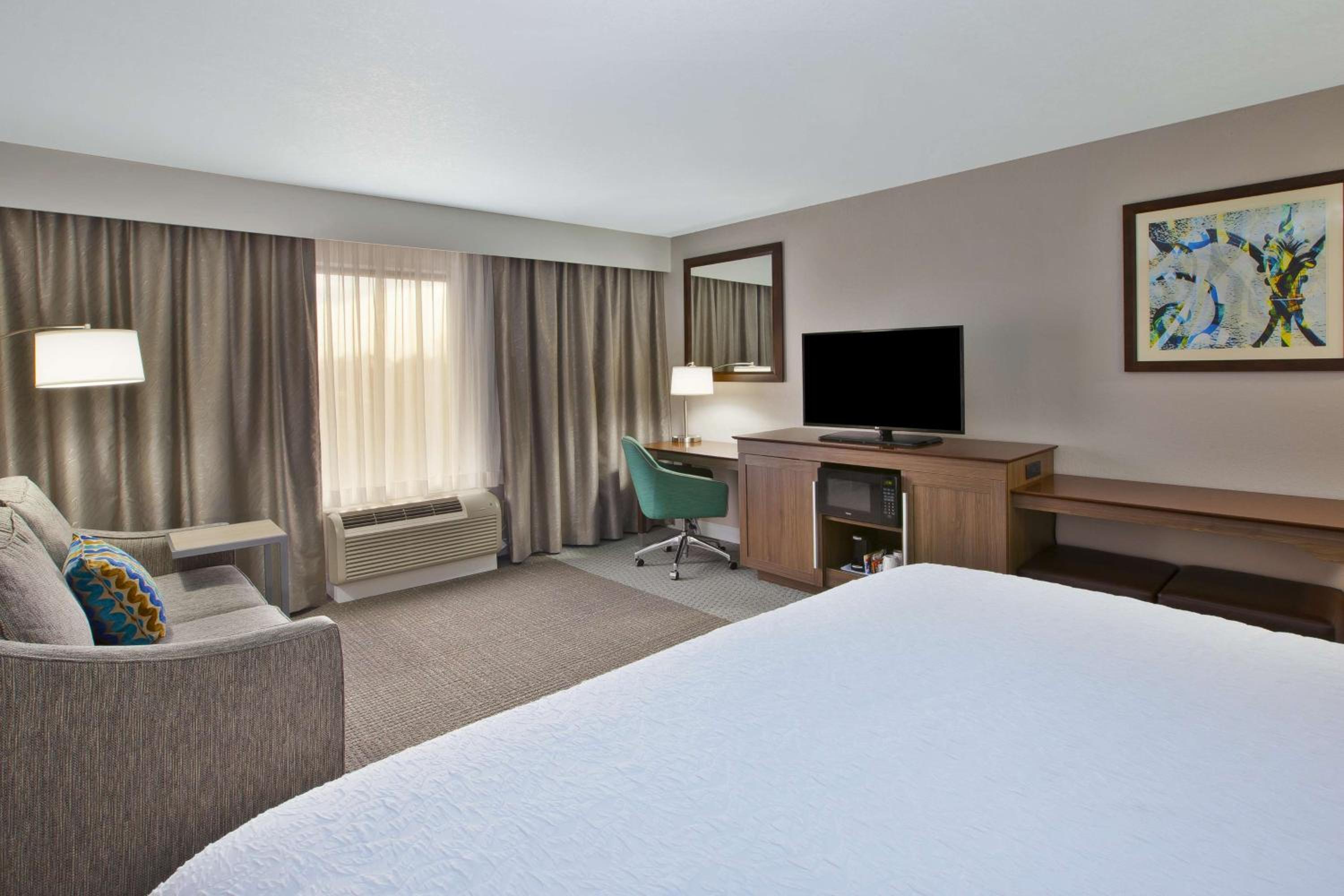 King Room with Sofa Bed - Non-Smoking