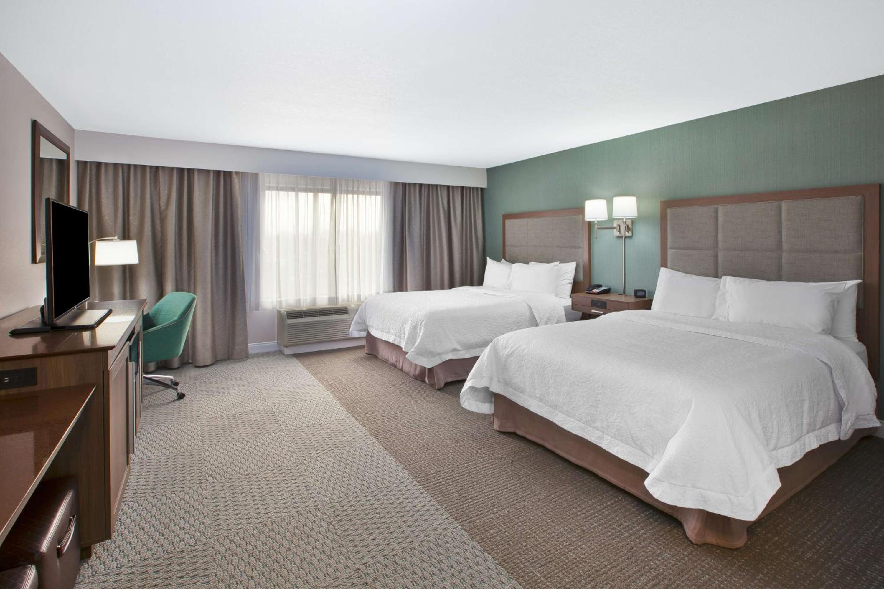 Queen Room with Two Queen Beds - Mobility Access/Non-Smoking