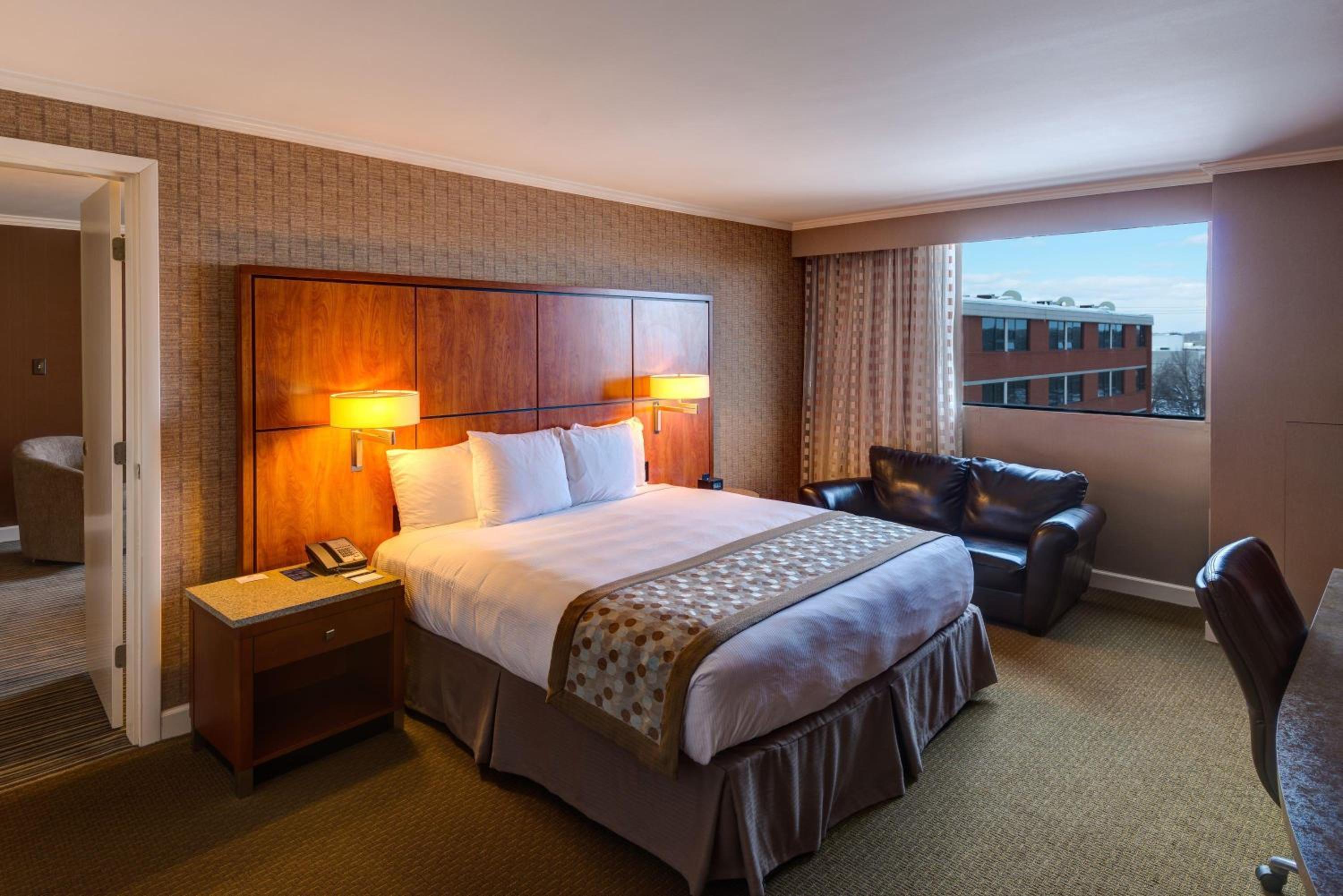 Junior King Suite with Seating Area