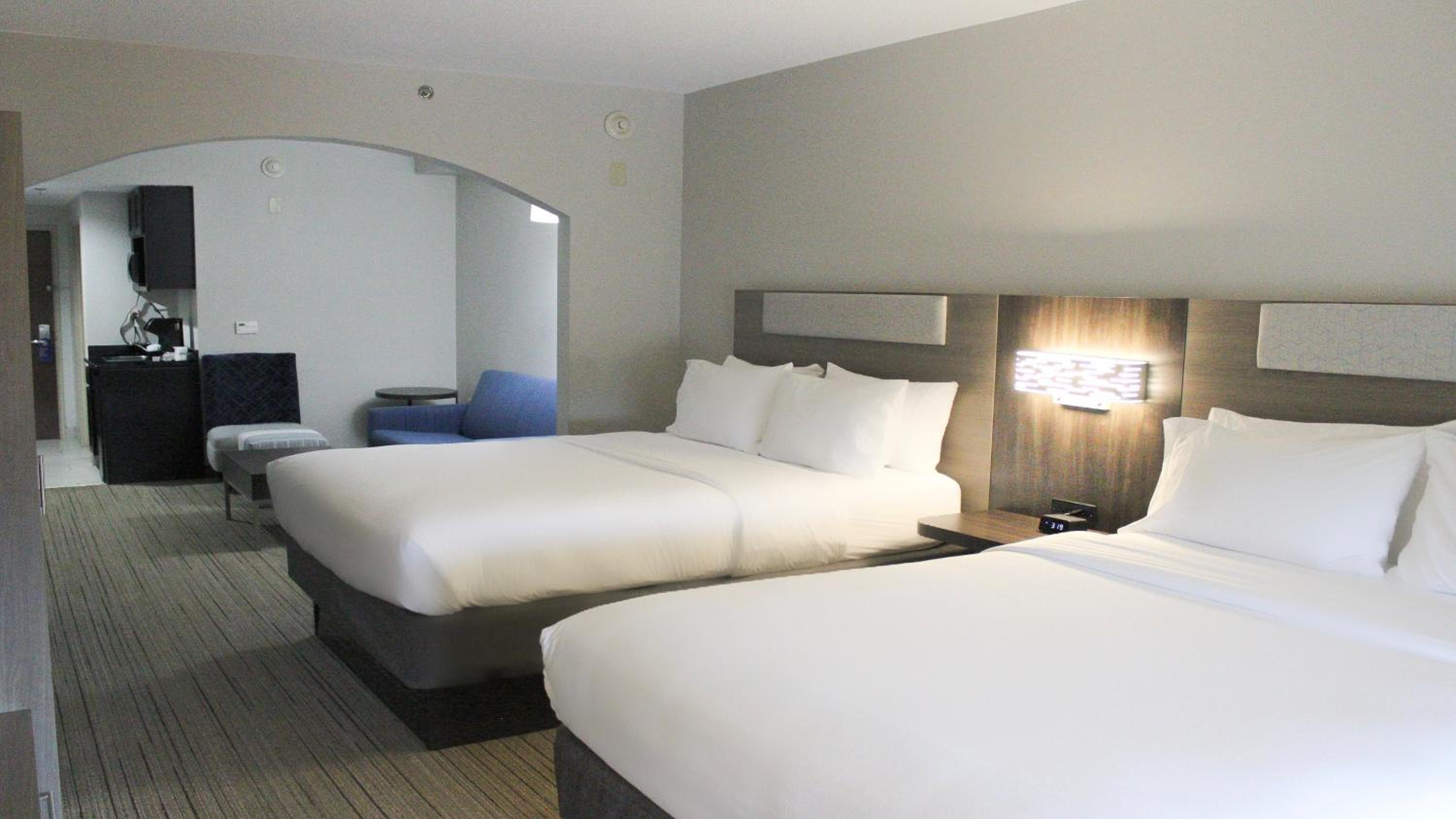 Queen Suite with Two Queen Beds and Additional Living Area
