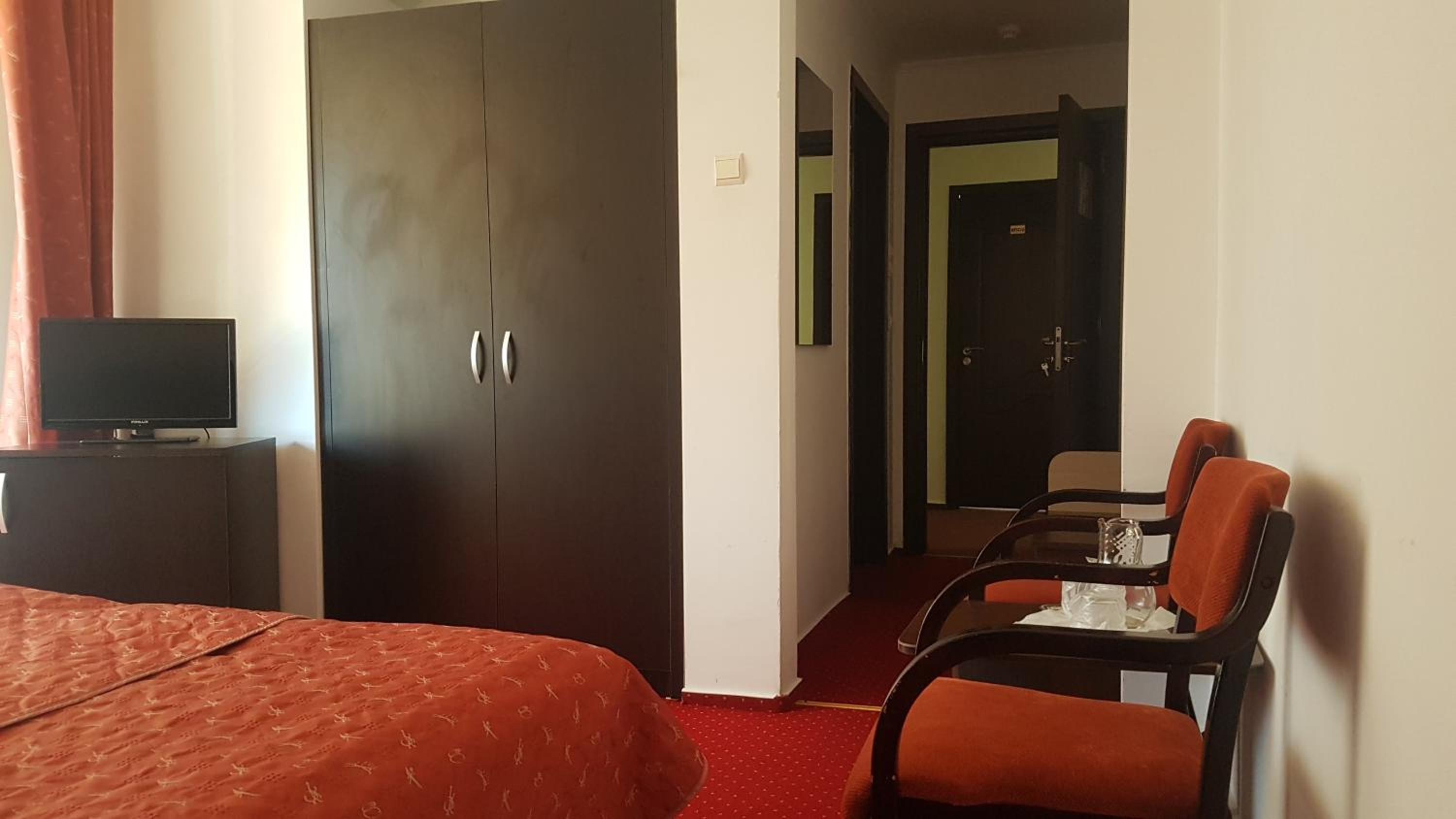 Double or Twin Room - Photo 22