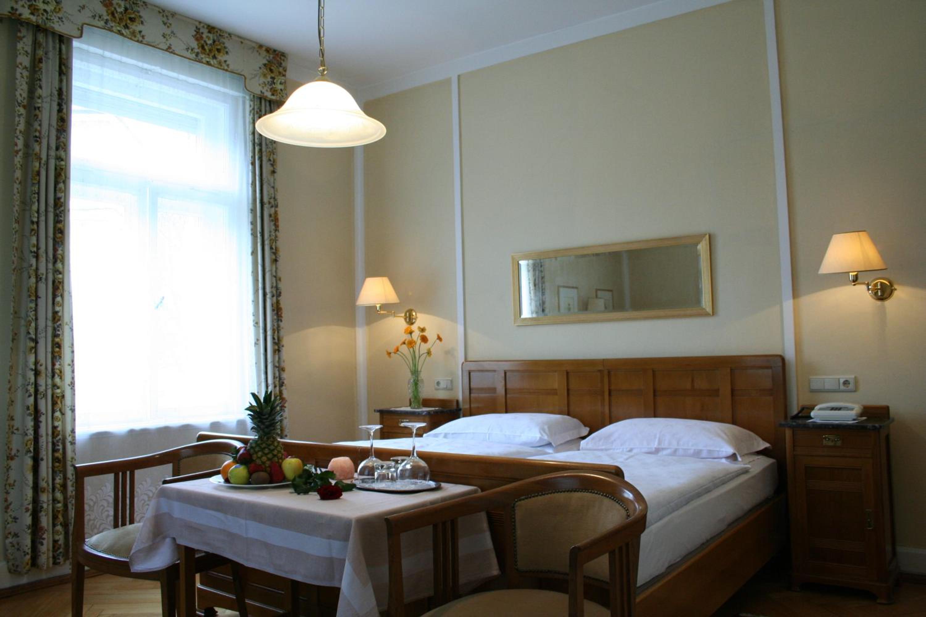 Double or Twin Room - Photo 10