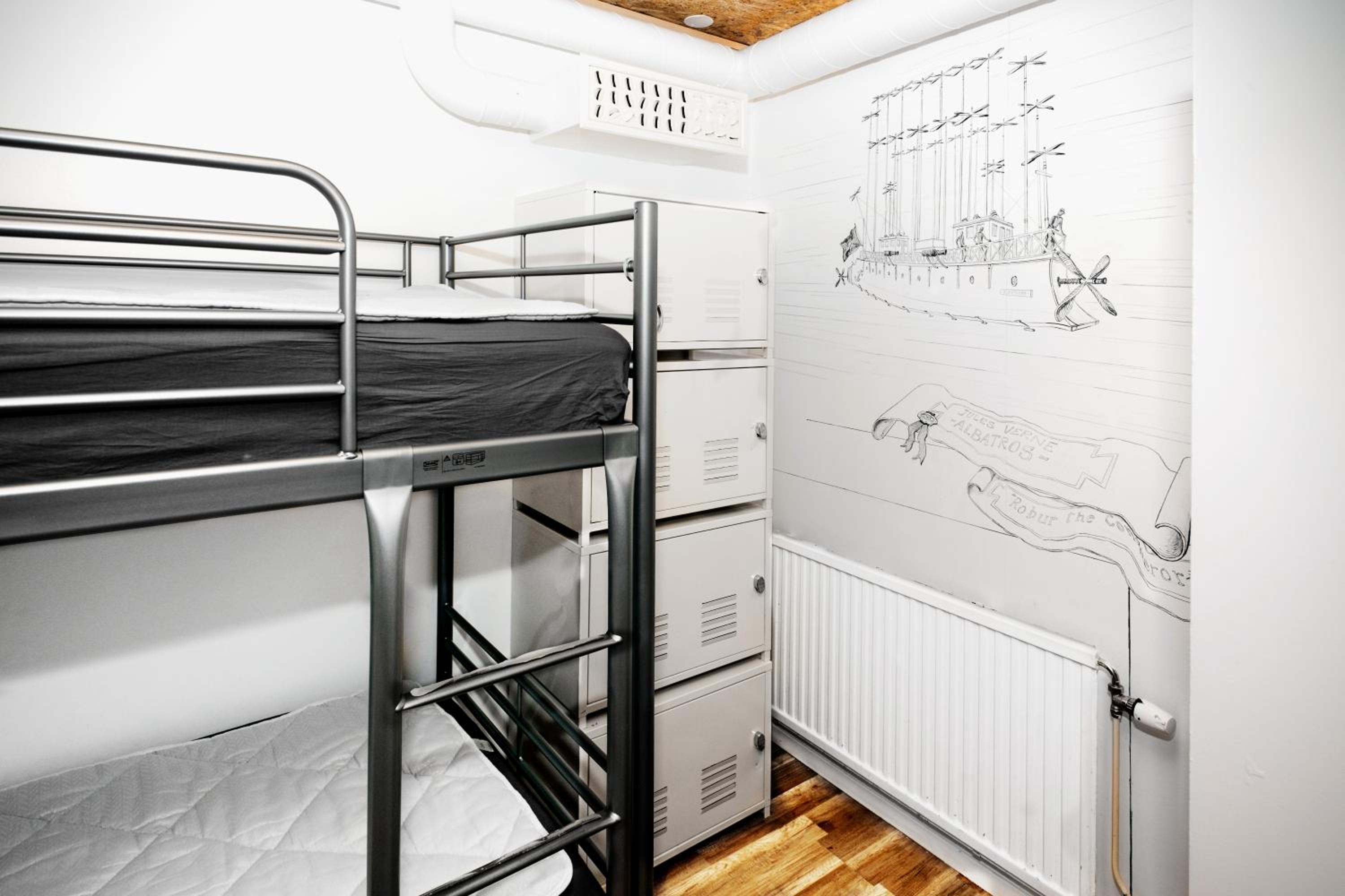 Bed in 8-Bed Mixed Dormitory Basic Room