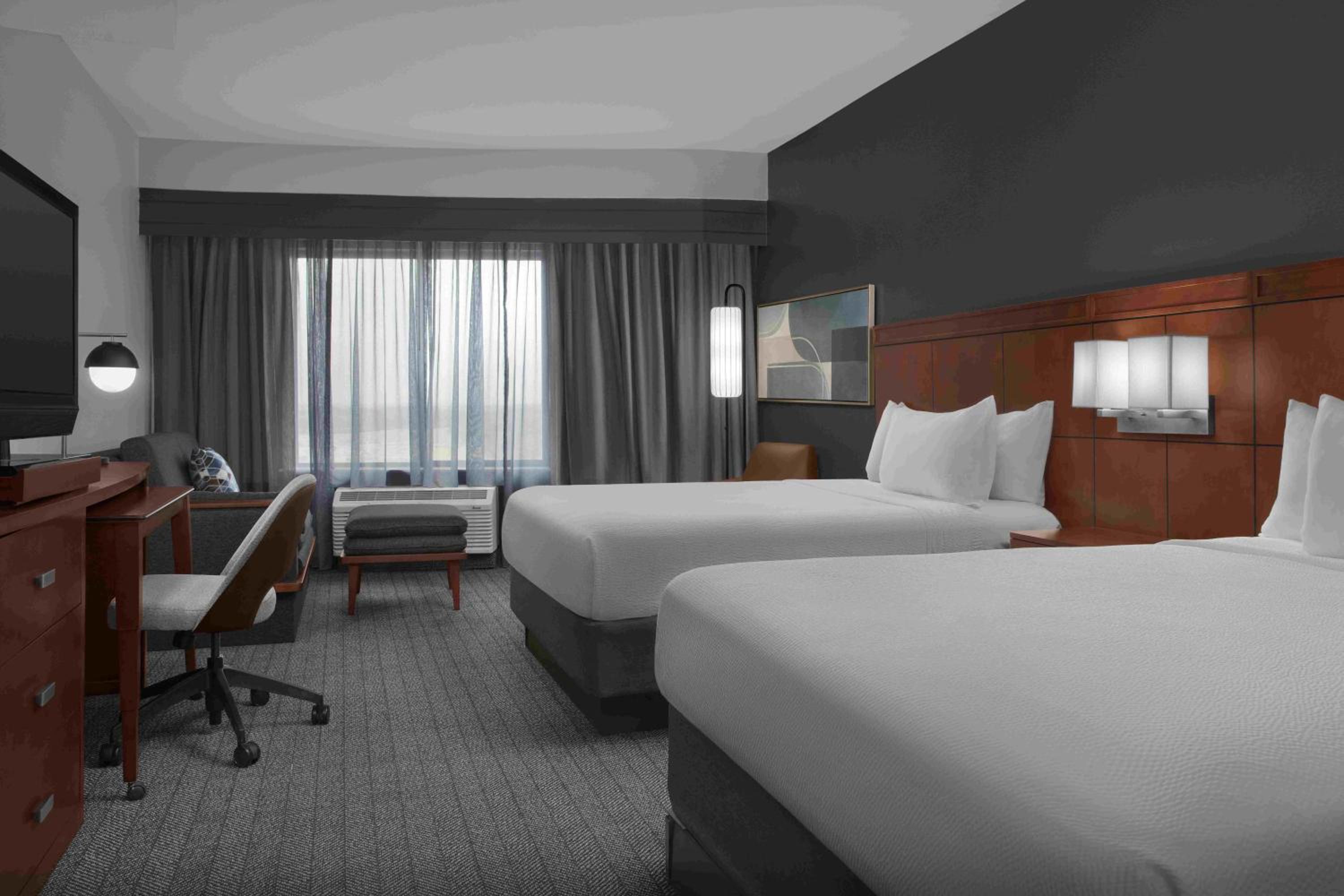Queen Room with Two Queen Beds and Bathtub - Mobility Access/Hearing Accessible