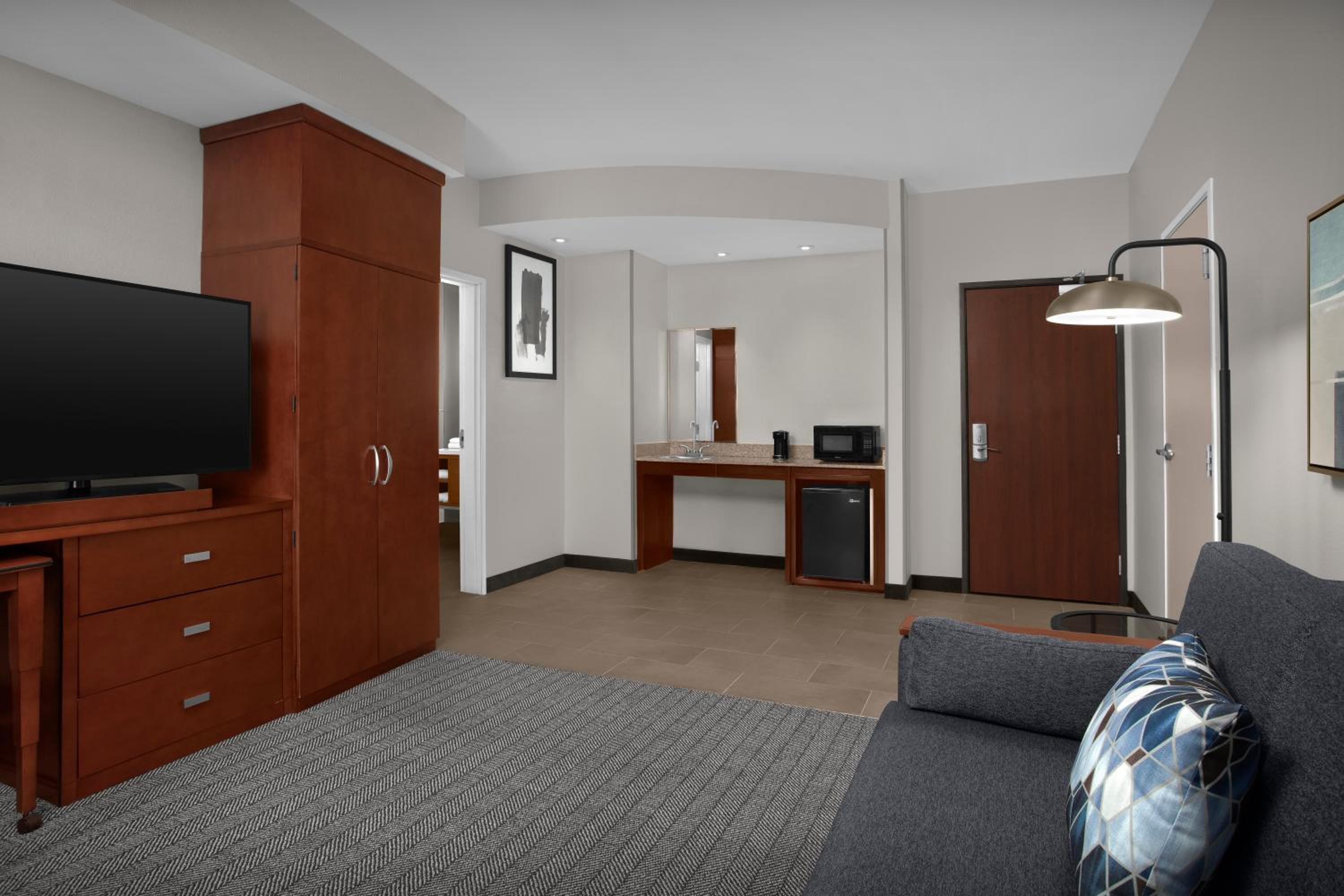 One-Bedroom Queen Suite with Two Queen Beds and Sofa Bed