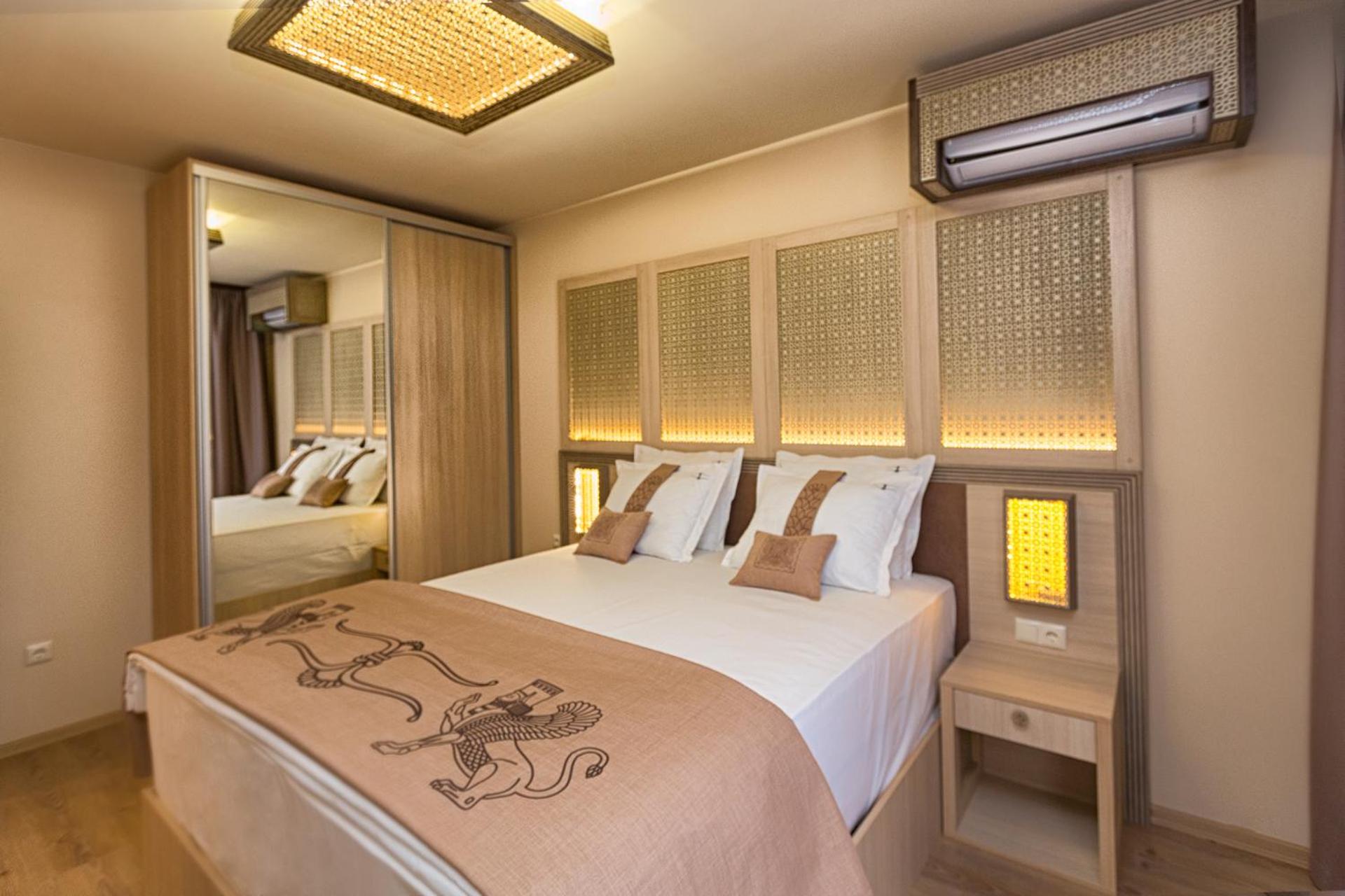 One-Bedroom Apartment with Balcony and Pool View - Photo 21