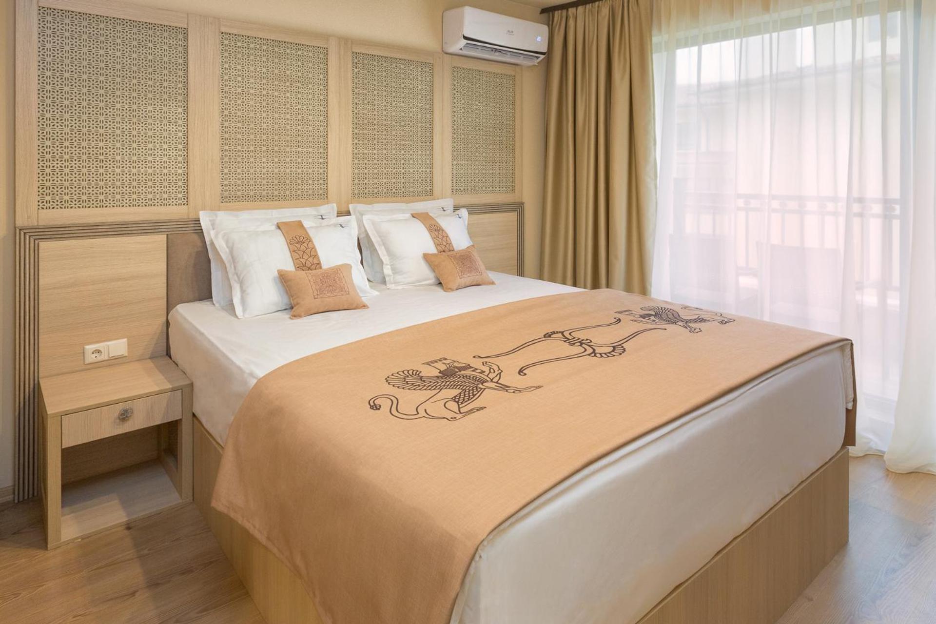 One-Bedroom Apartment with Balcony and Pool View - Photo 19