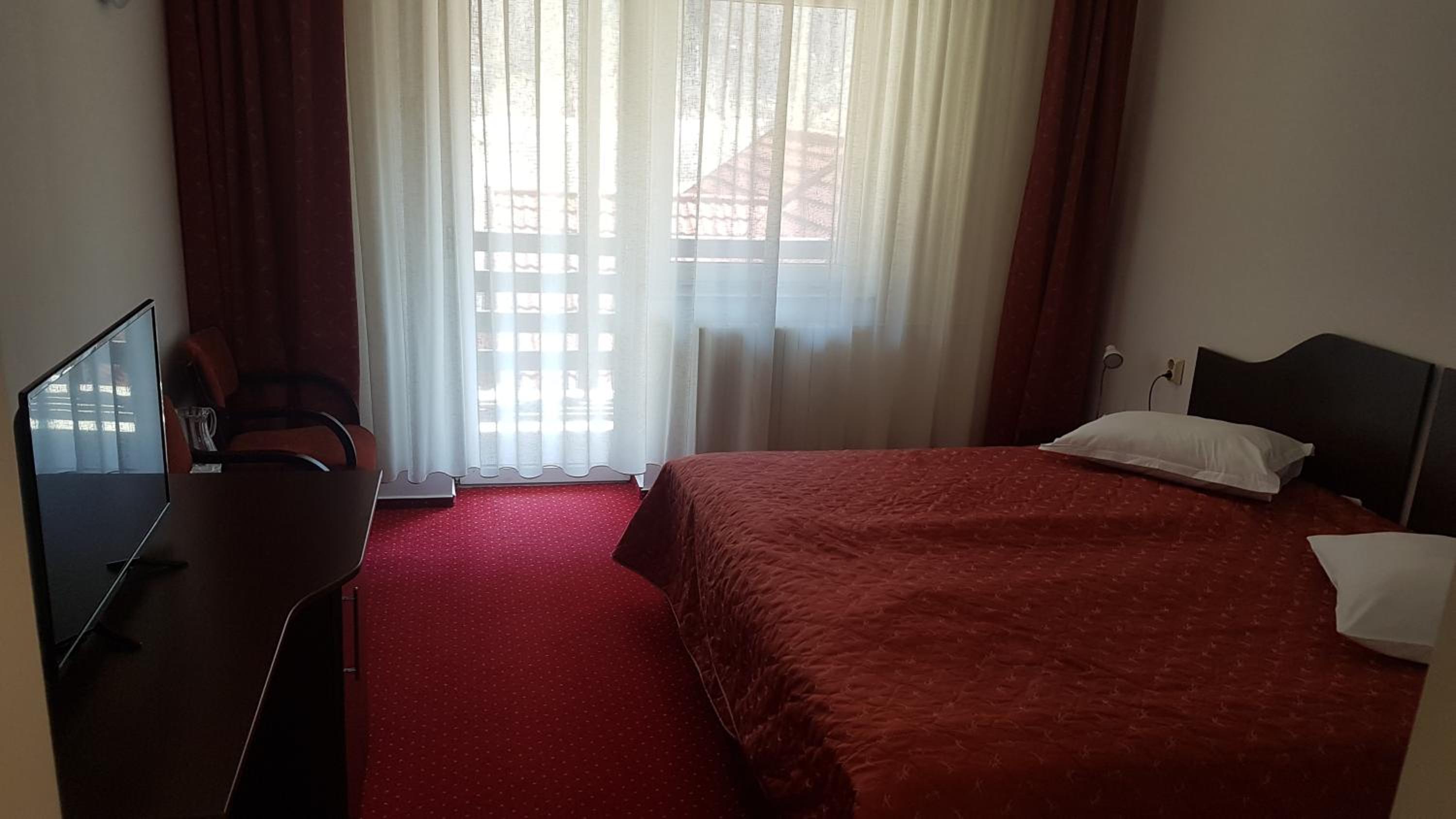 Double or Twin Room - Photo 5