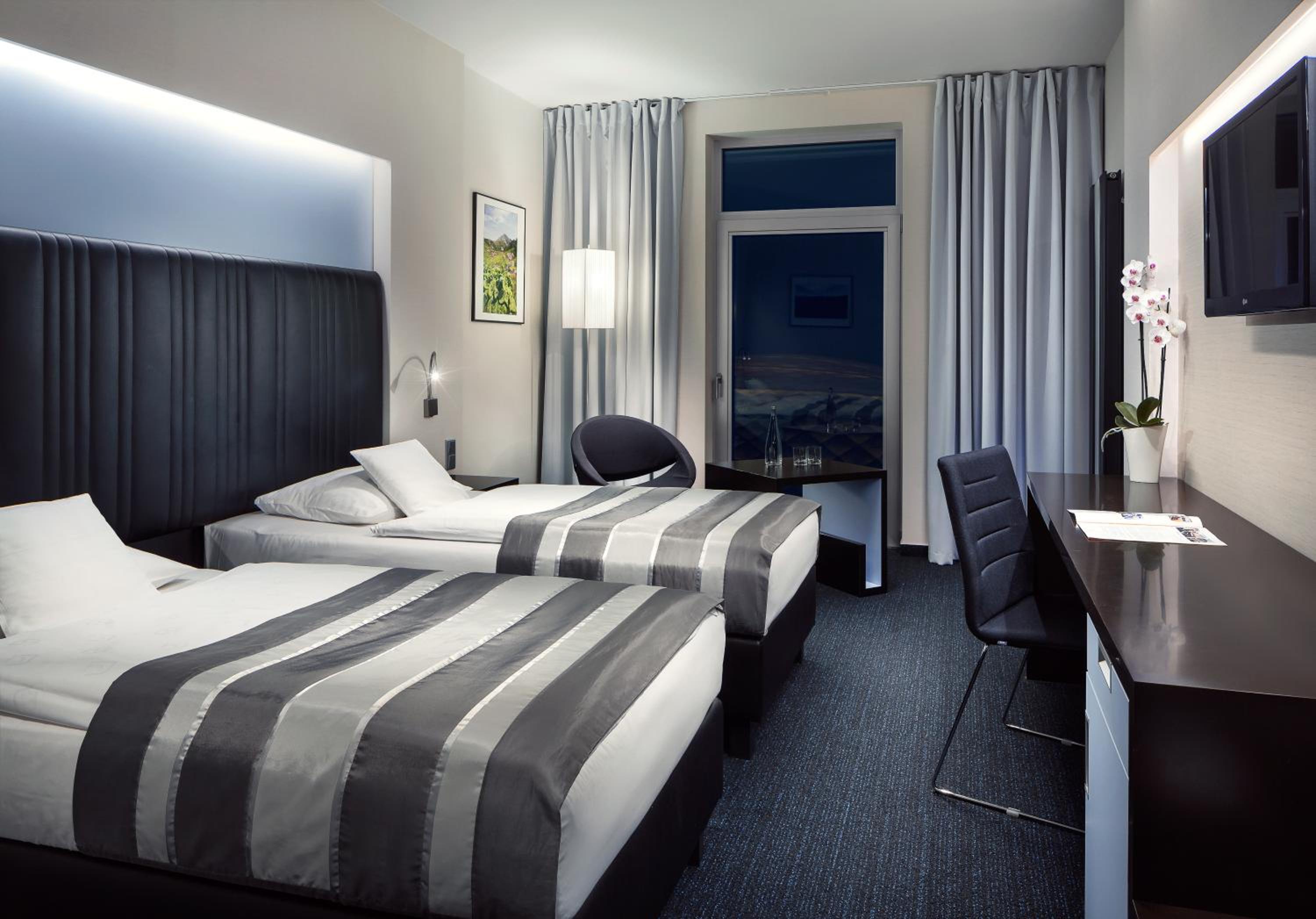 Standard Double Room with Street View