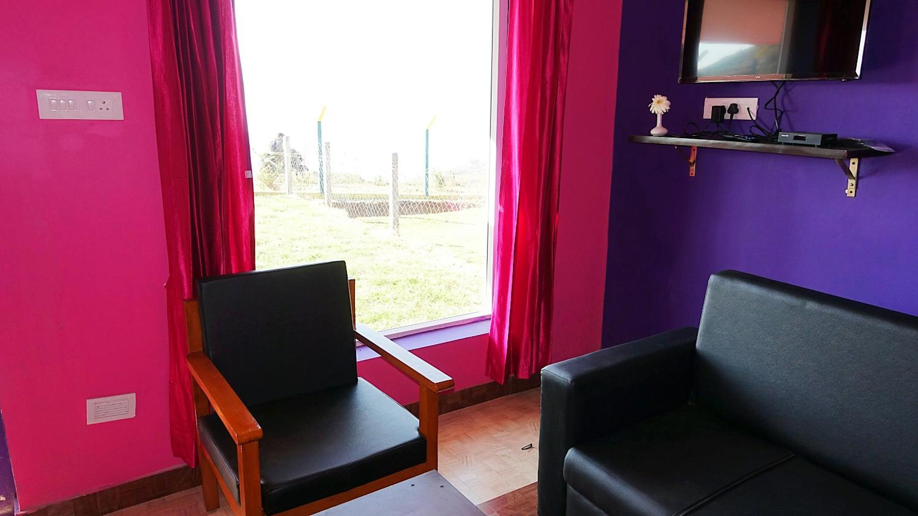Two-Bedroom Cottage - Photo 5