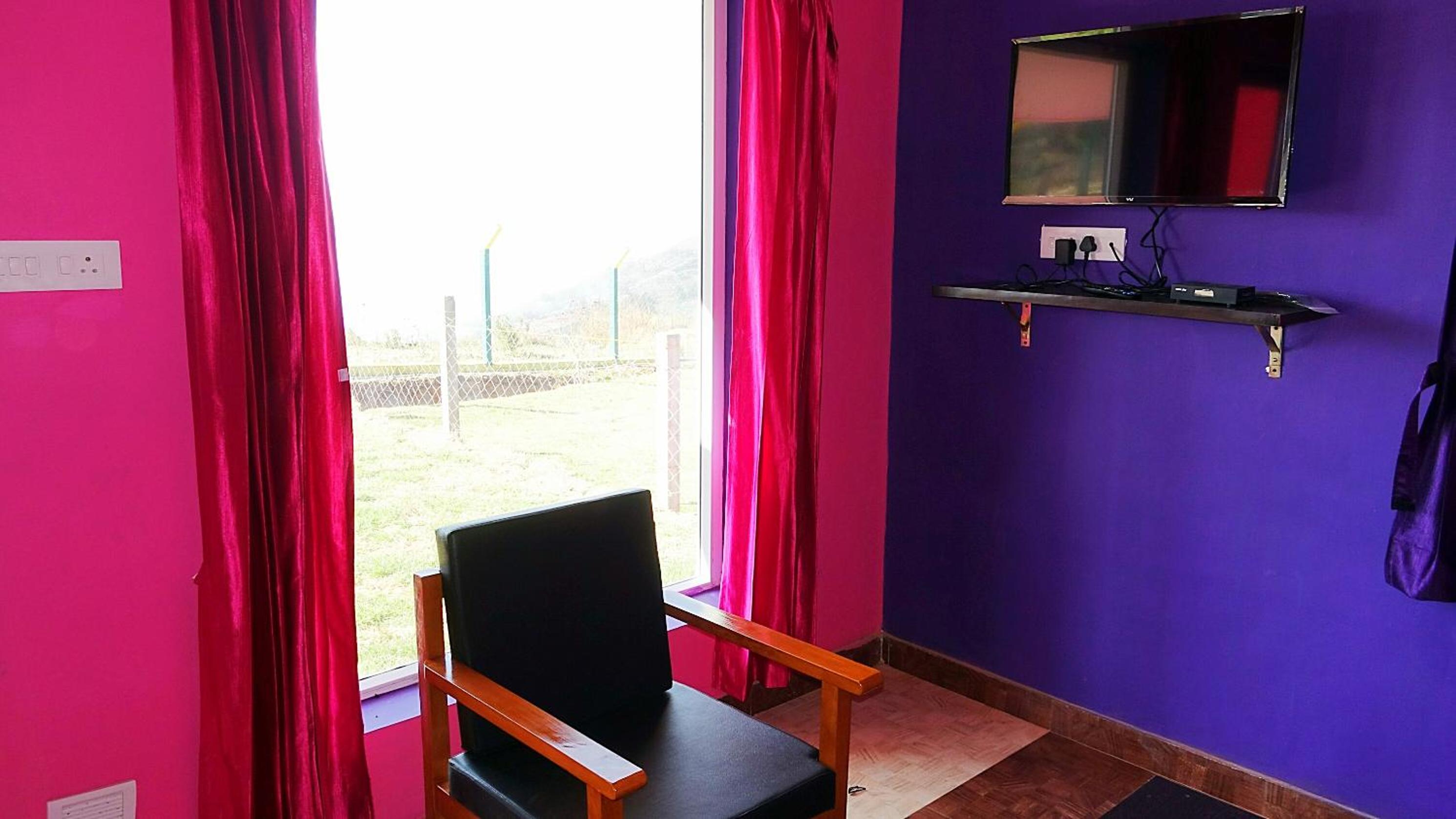 Two-Bedroom Cottage - Photo 3
