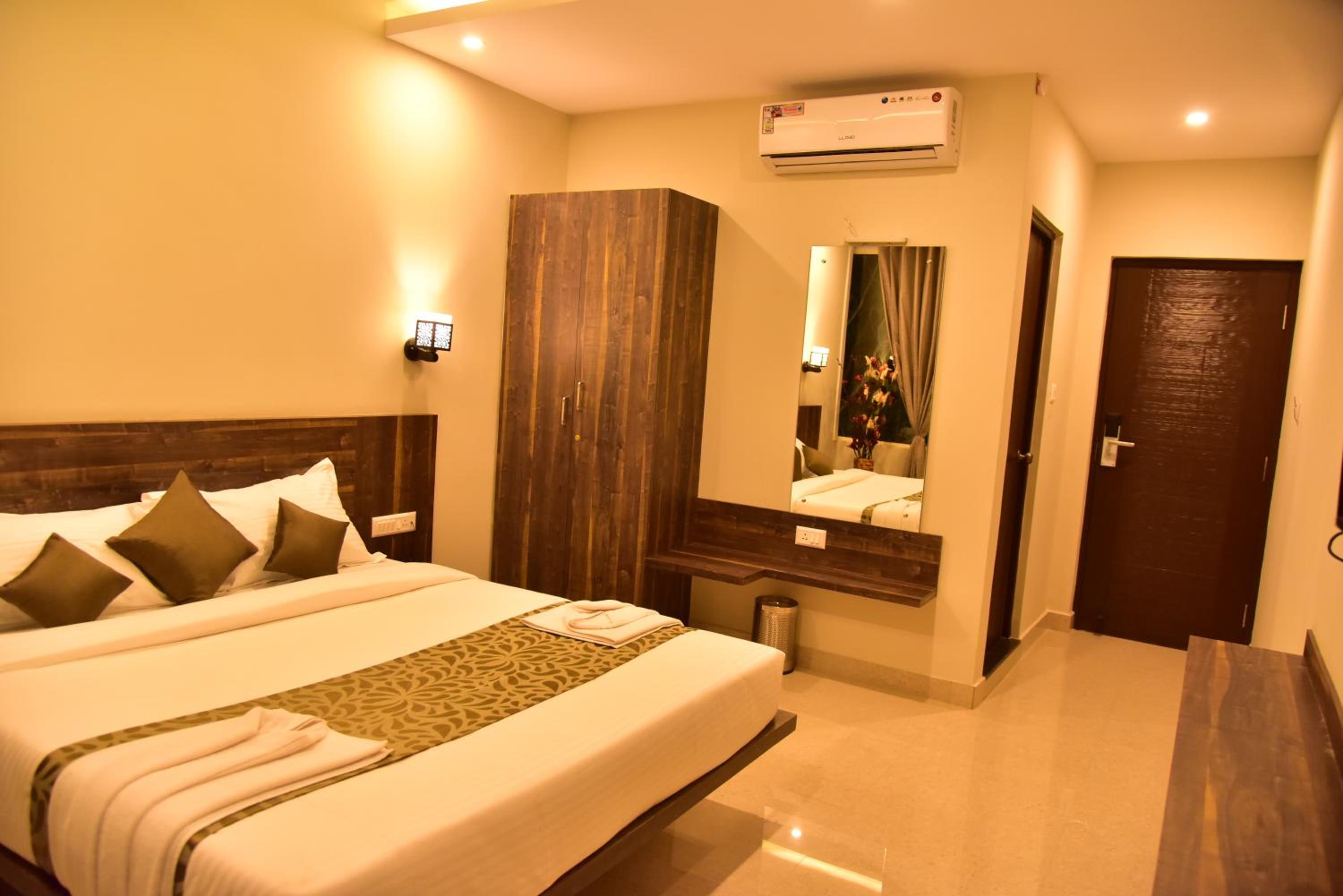LE GRAND ROOM - Photo 1