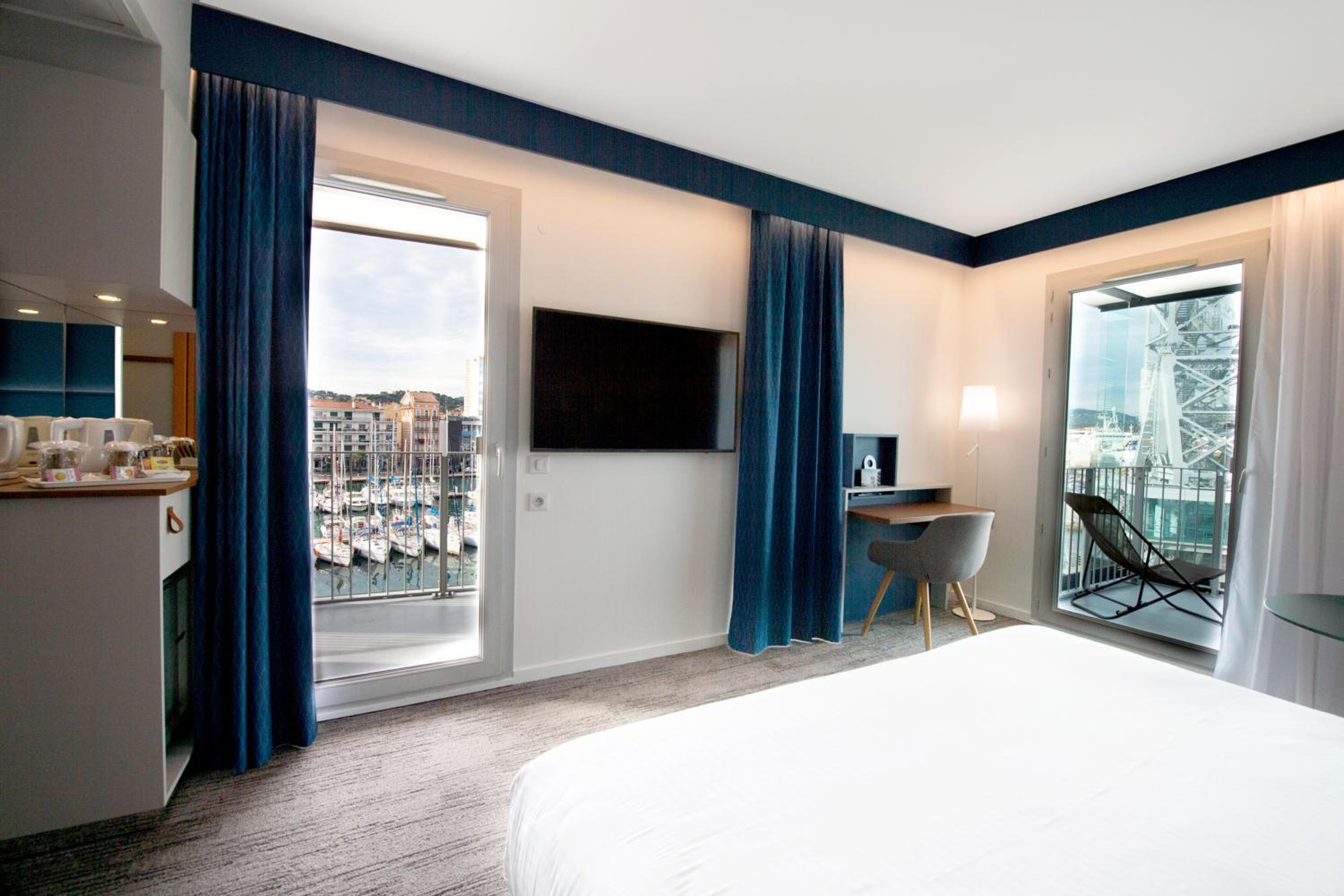 Privilege Double Room with Terrace and Sea View - Photo 4