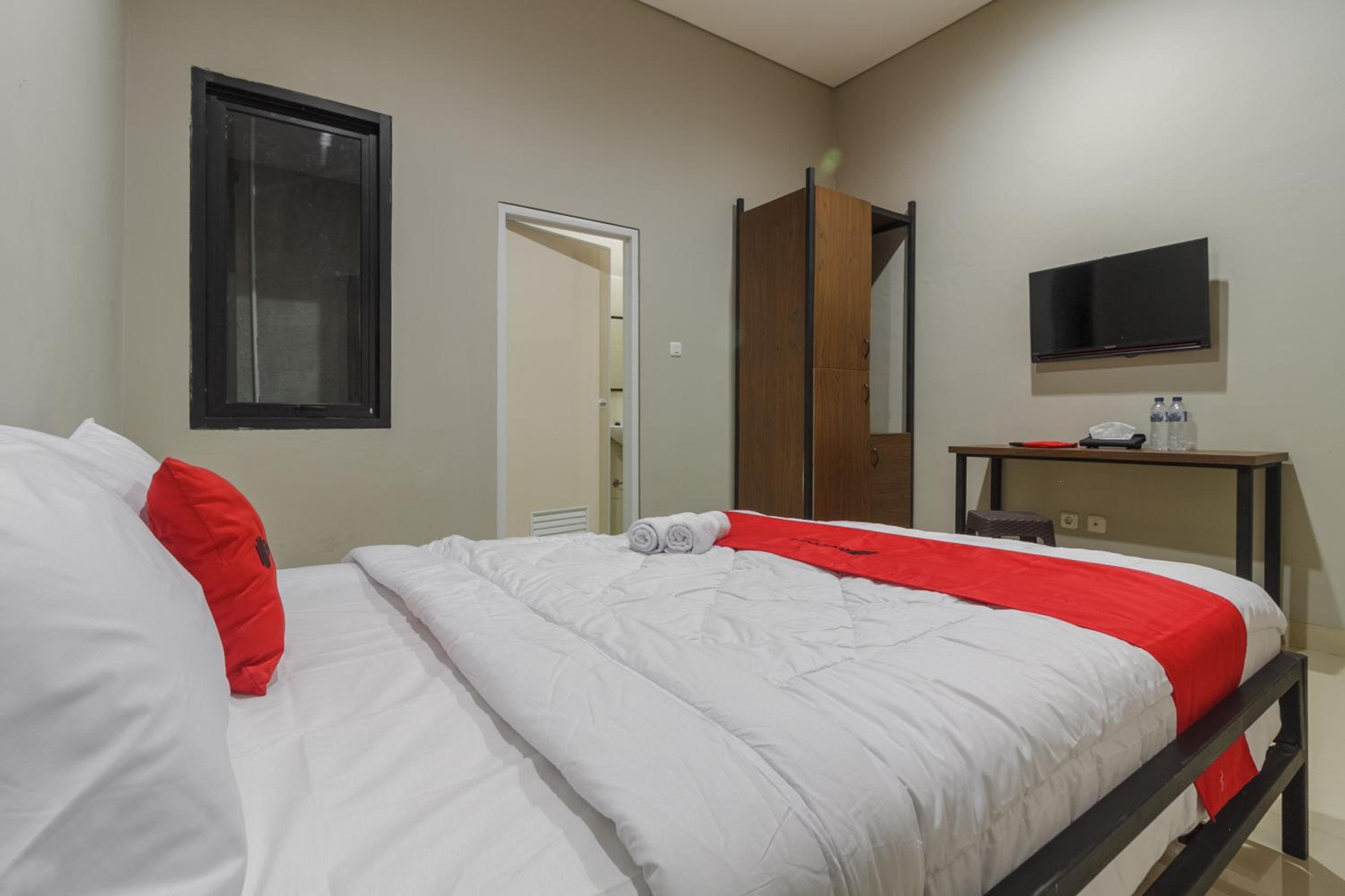 Double Room - Photo 2