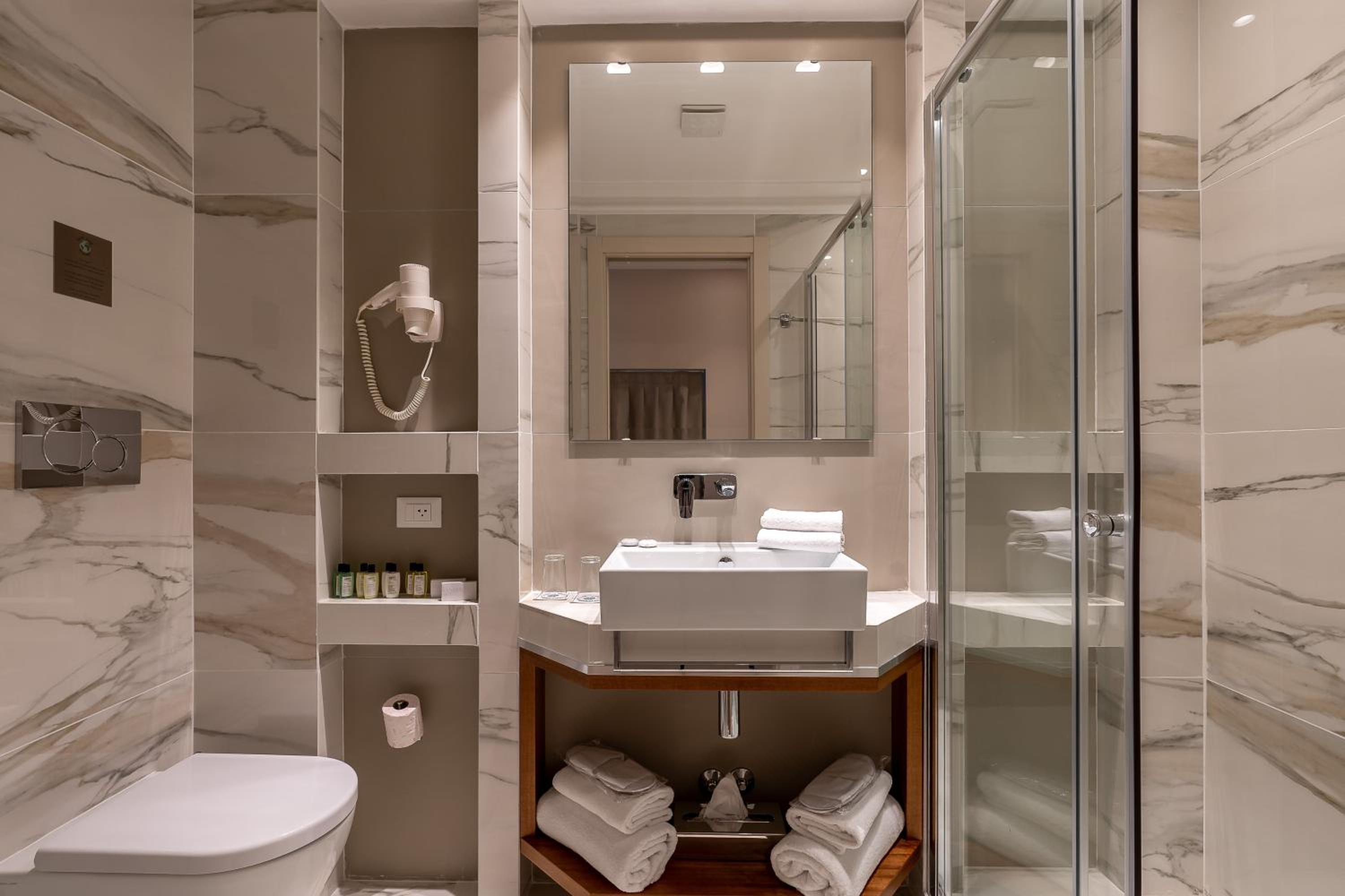 Deluxe Room Dependence