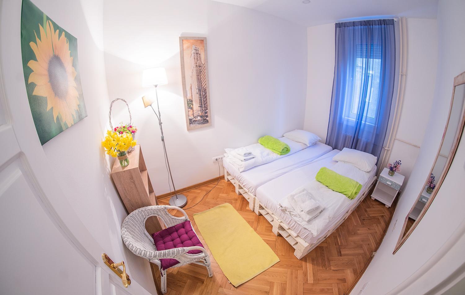 Twin Room - Photo 10