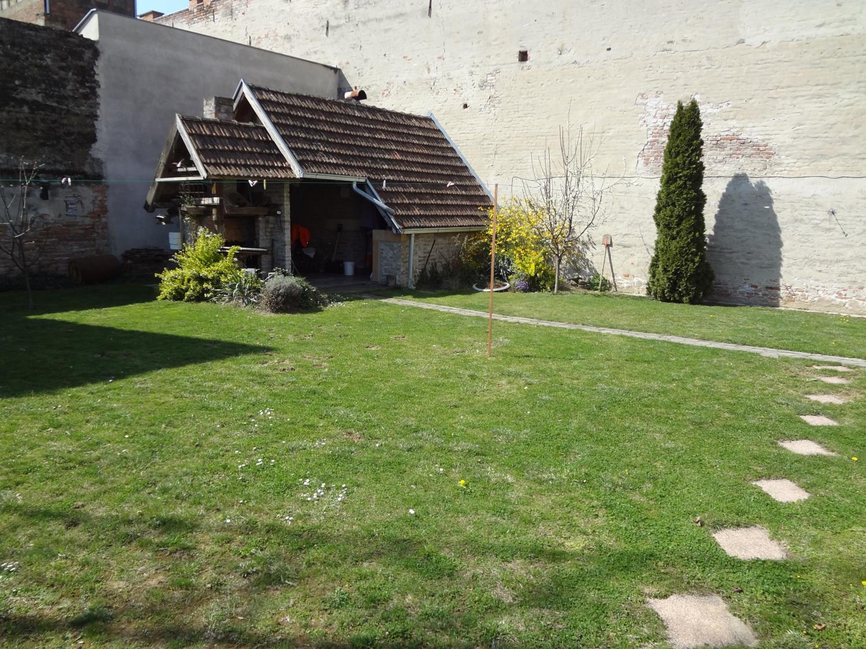 Apartment with Terrace - Photo 9