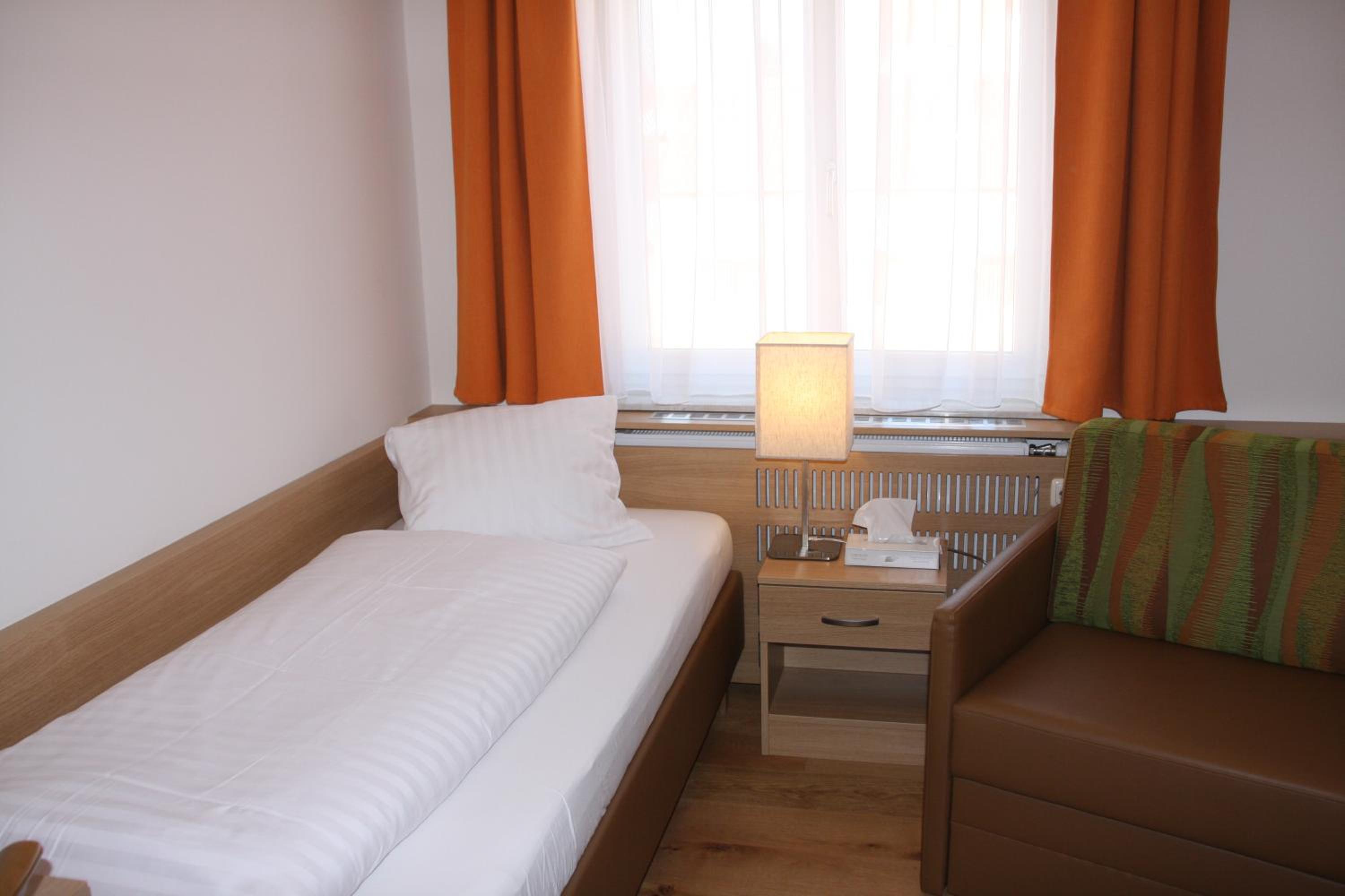 Single Room photo 2