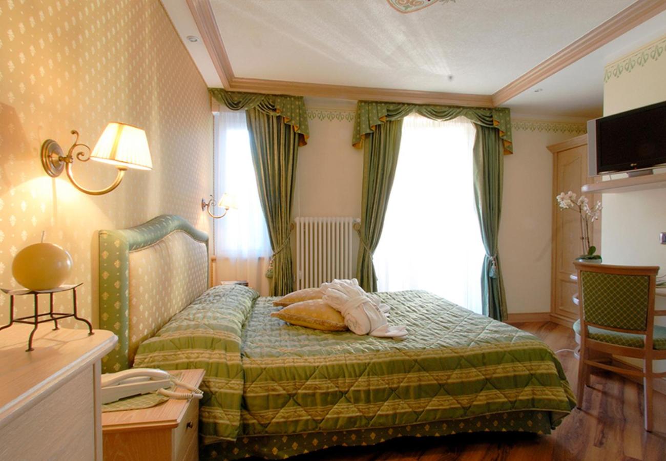 Double or Twin Room - Photo 8