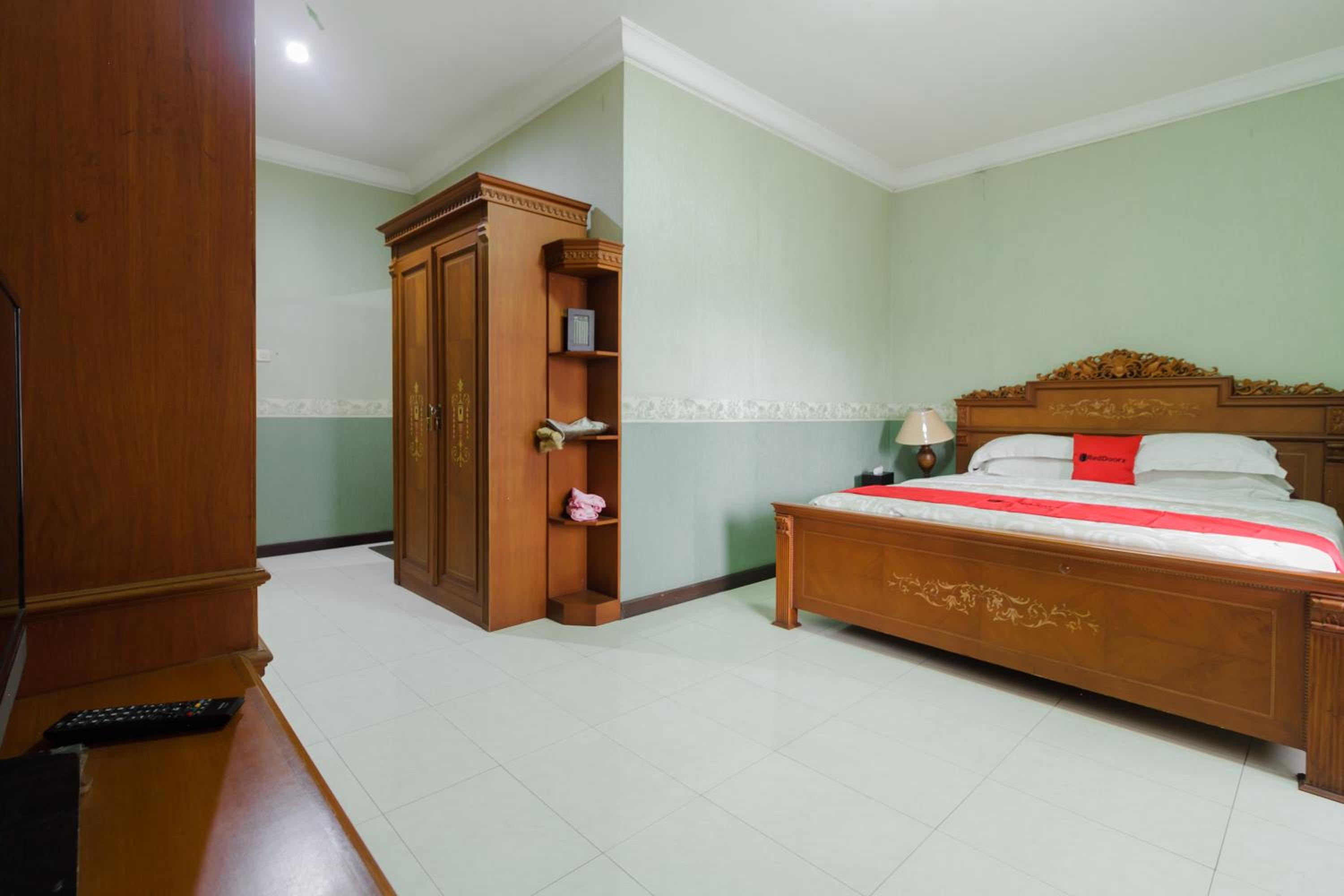 Suite - Photo 1