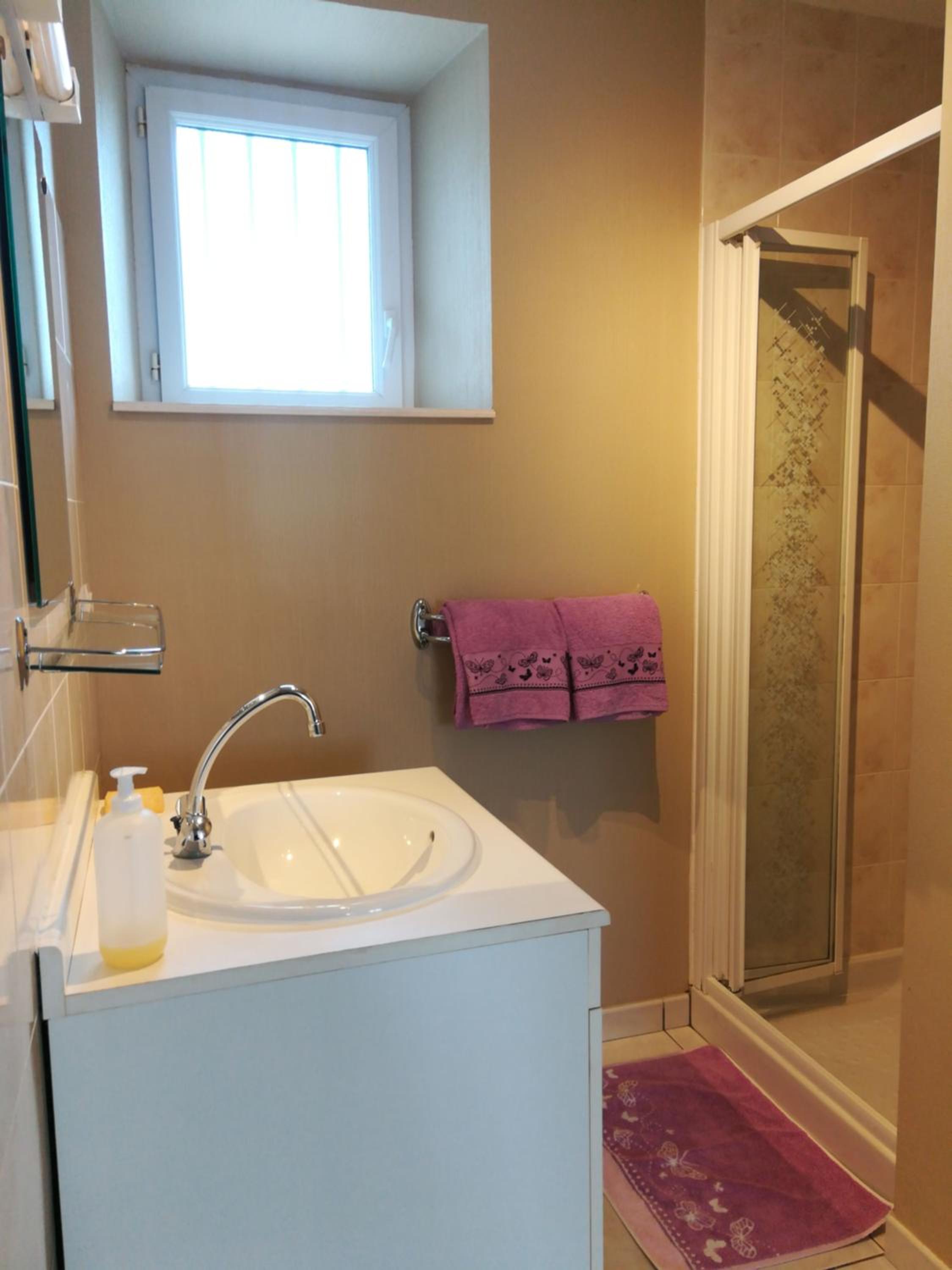 Double Room with Private External Bathroom photo 2
