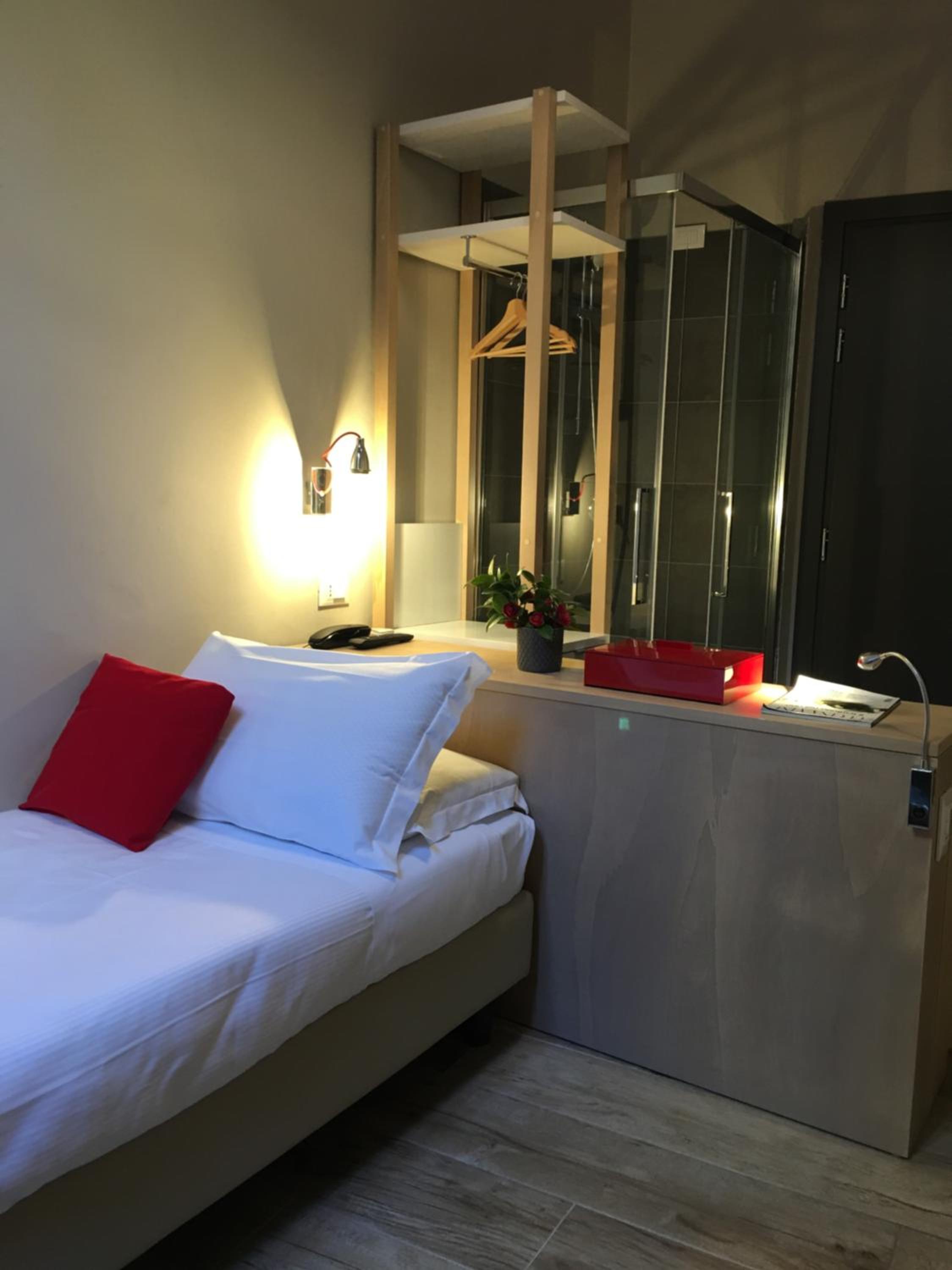 Single Room with Shared Bathroom photo 1