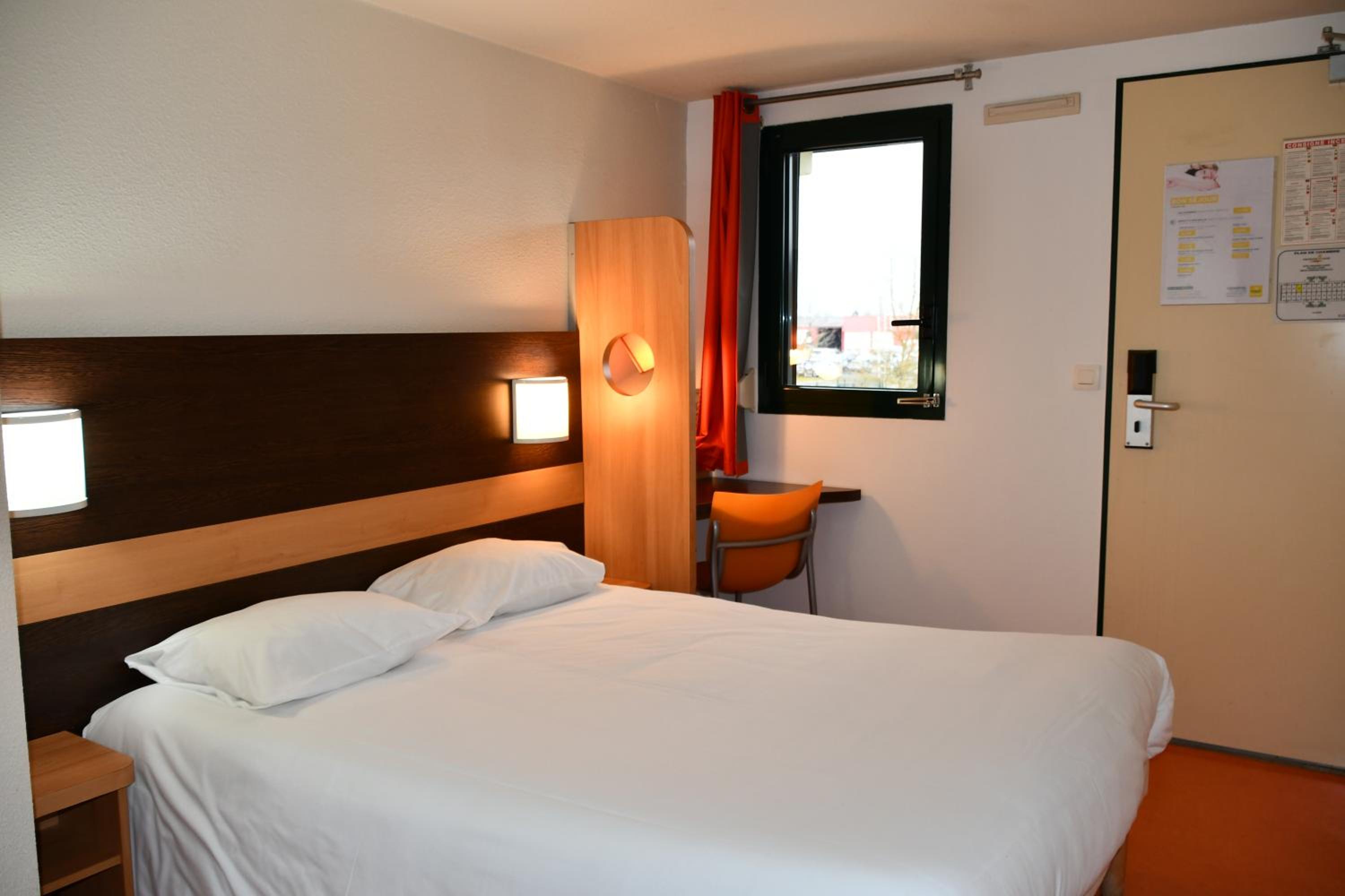 Double Room - Photo 9