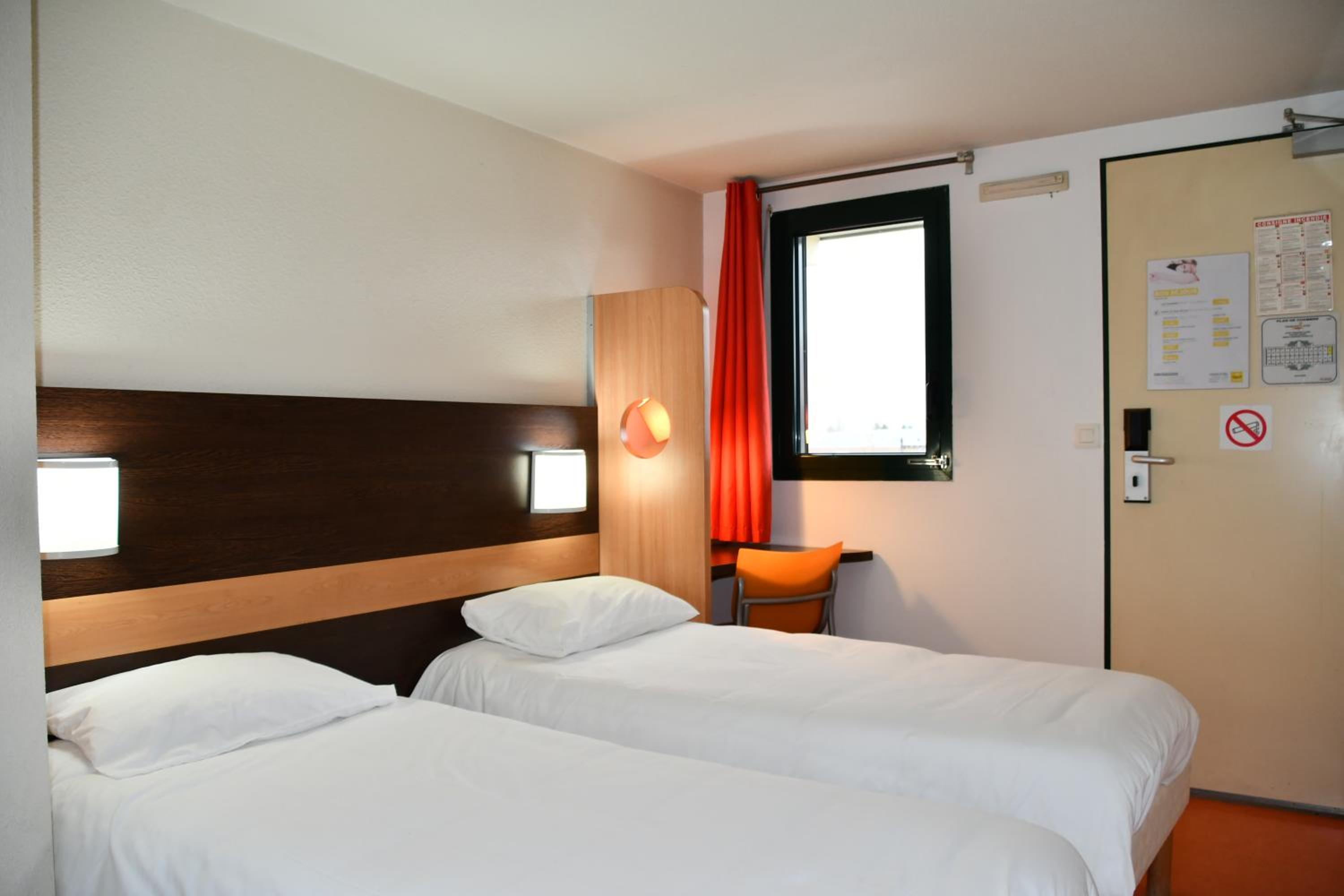 Twin Room - Photo 6