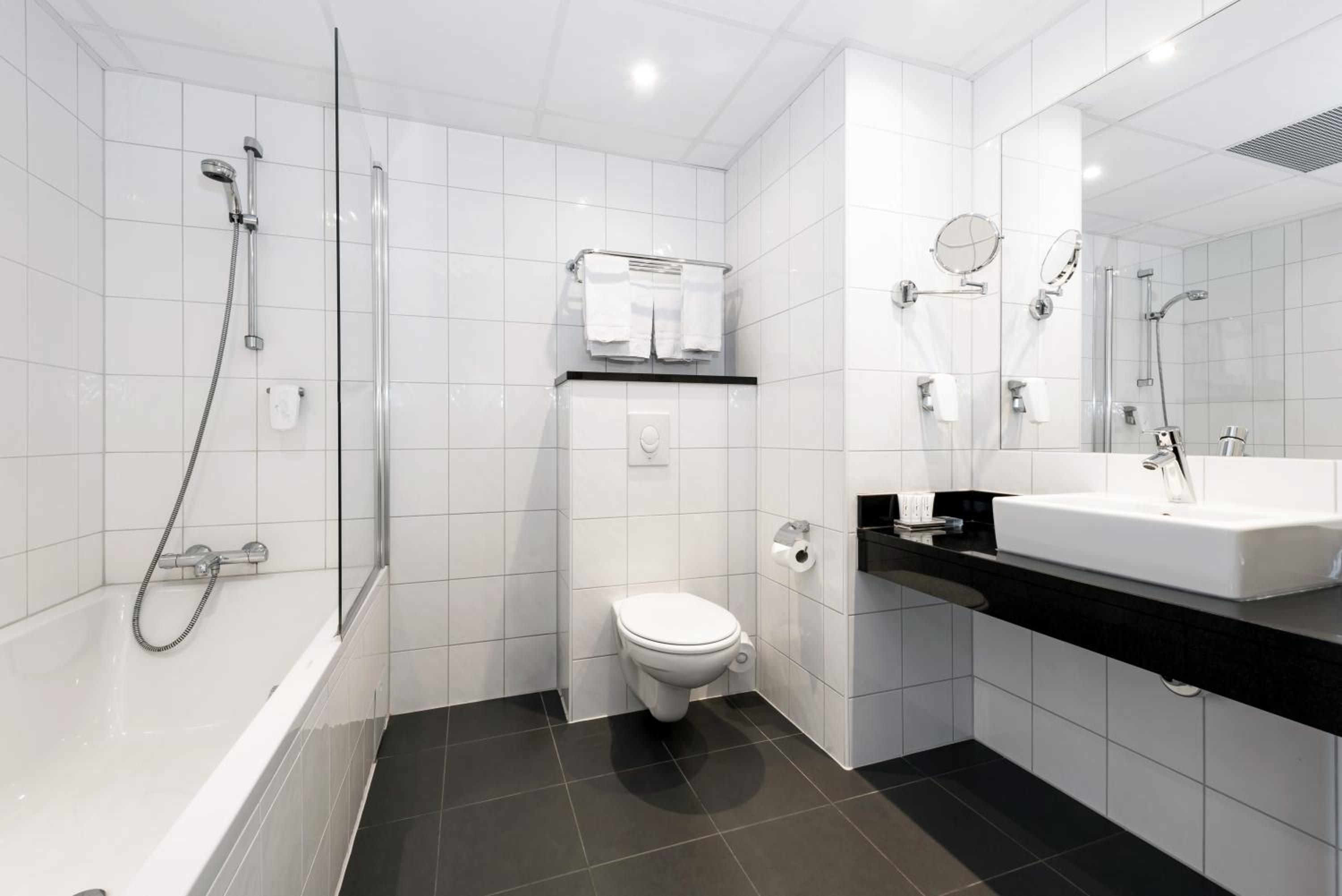 Standard Double or Twin Room - Photo 3