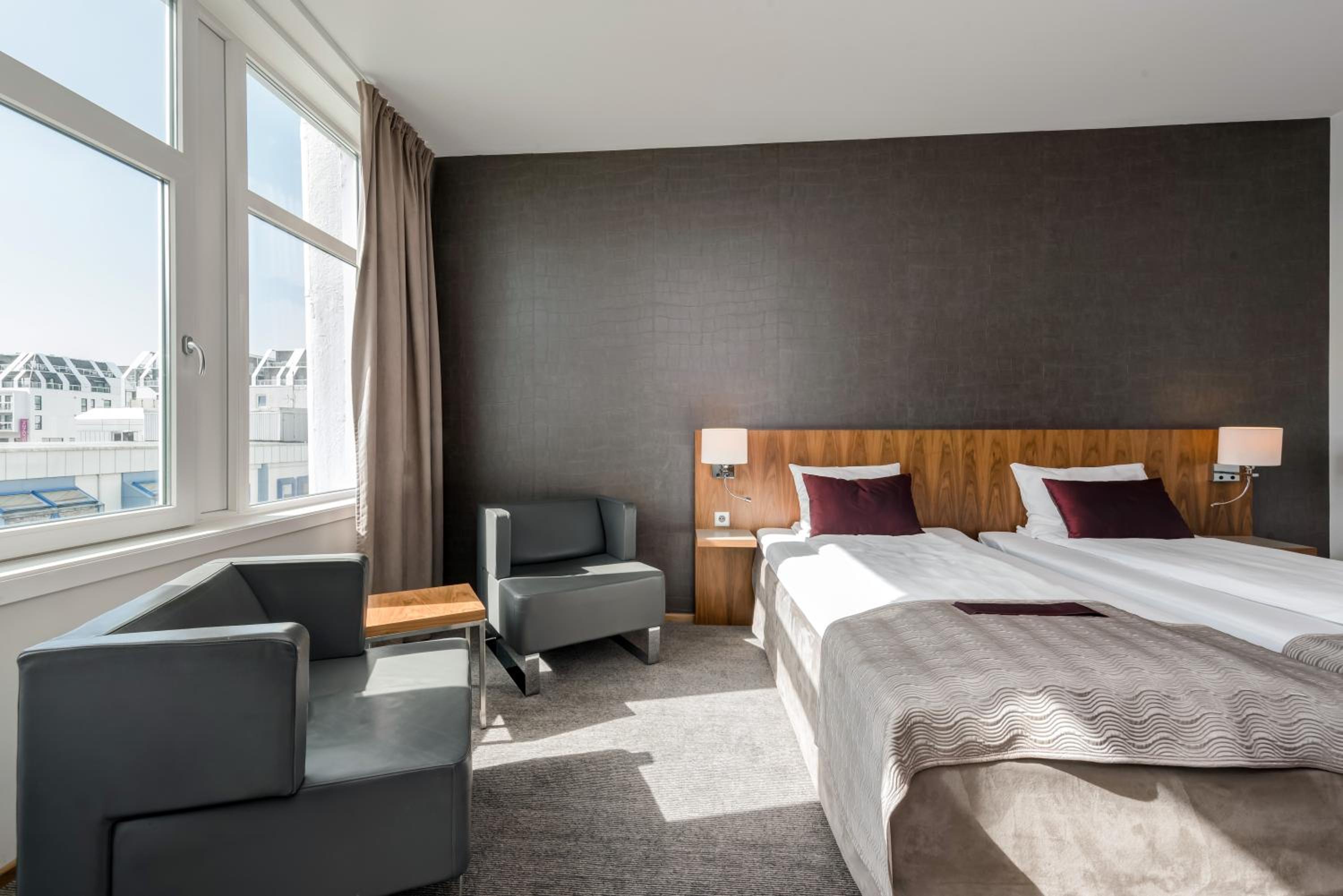 Standard Double or Twin Room - Photo 14