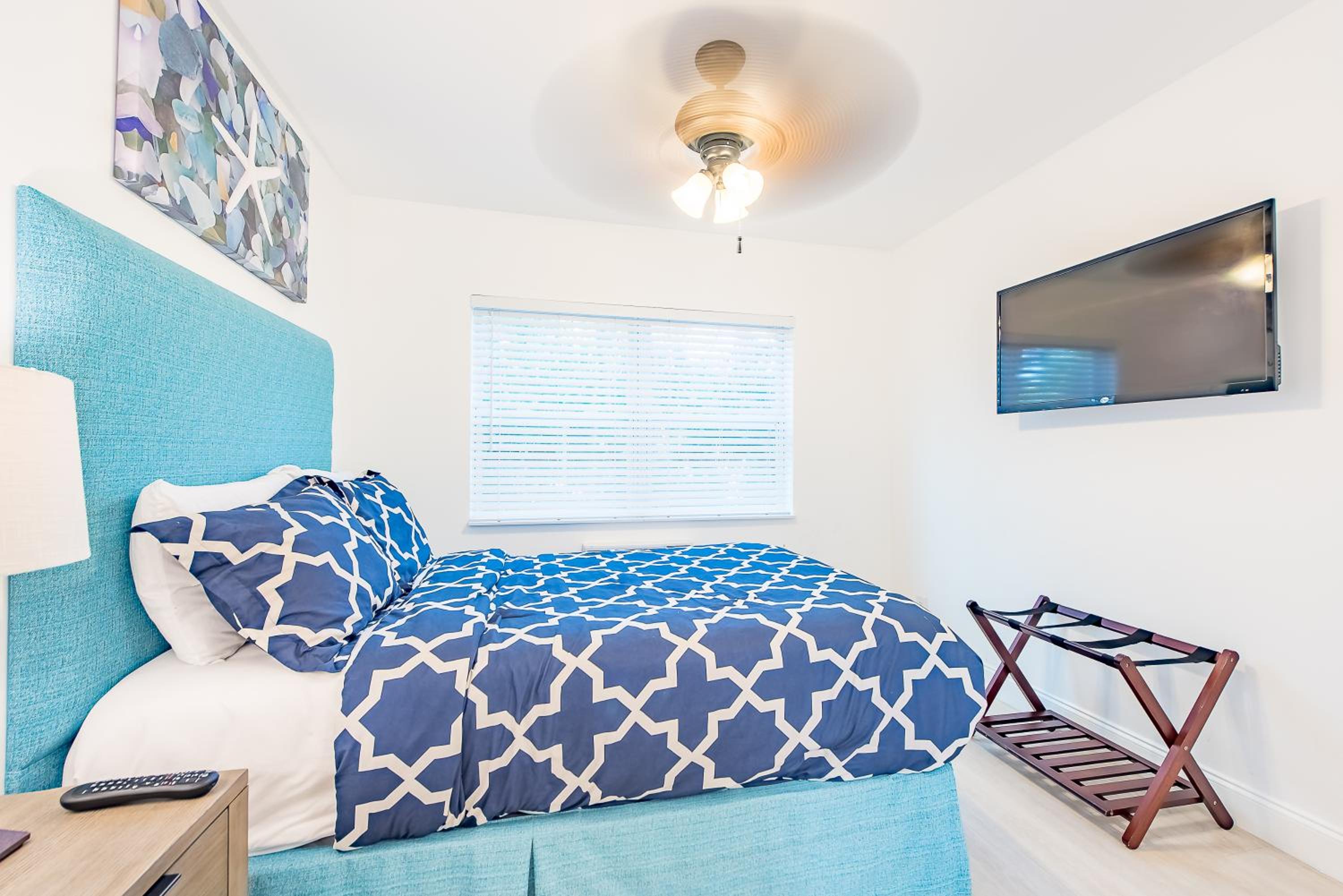 Standard Room with One Double Bed - Photo 1