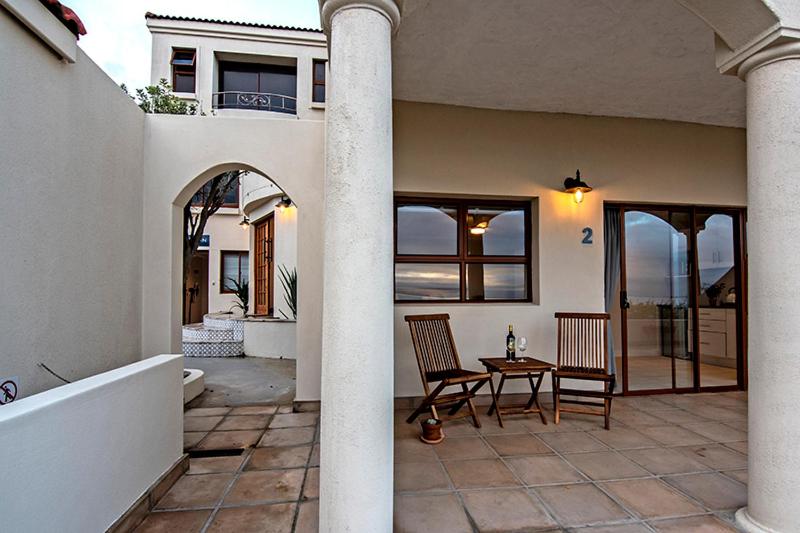 Deluxe Double or Twin Room with Sea View photo 3