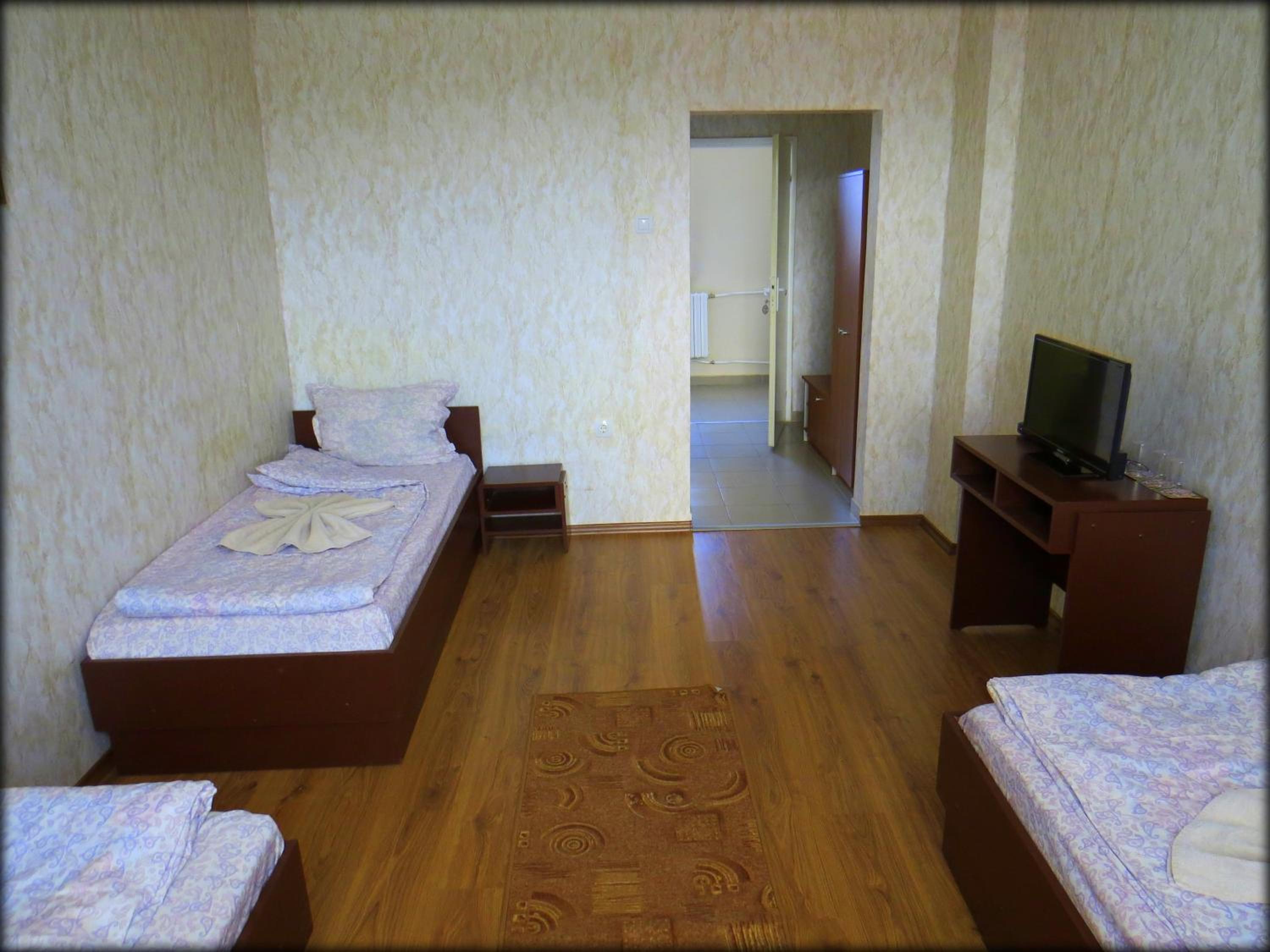 Standard Triple Room - Photo 4