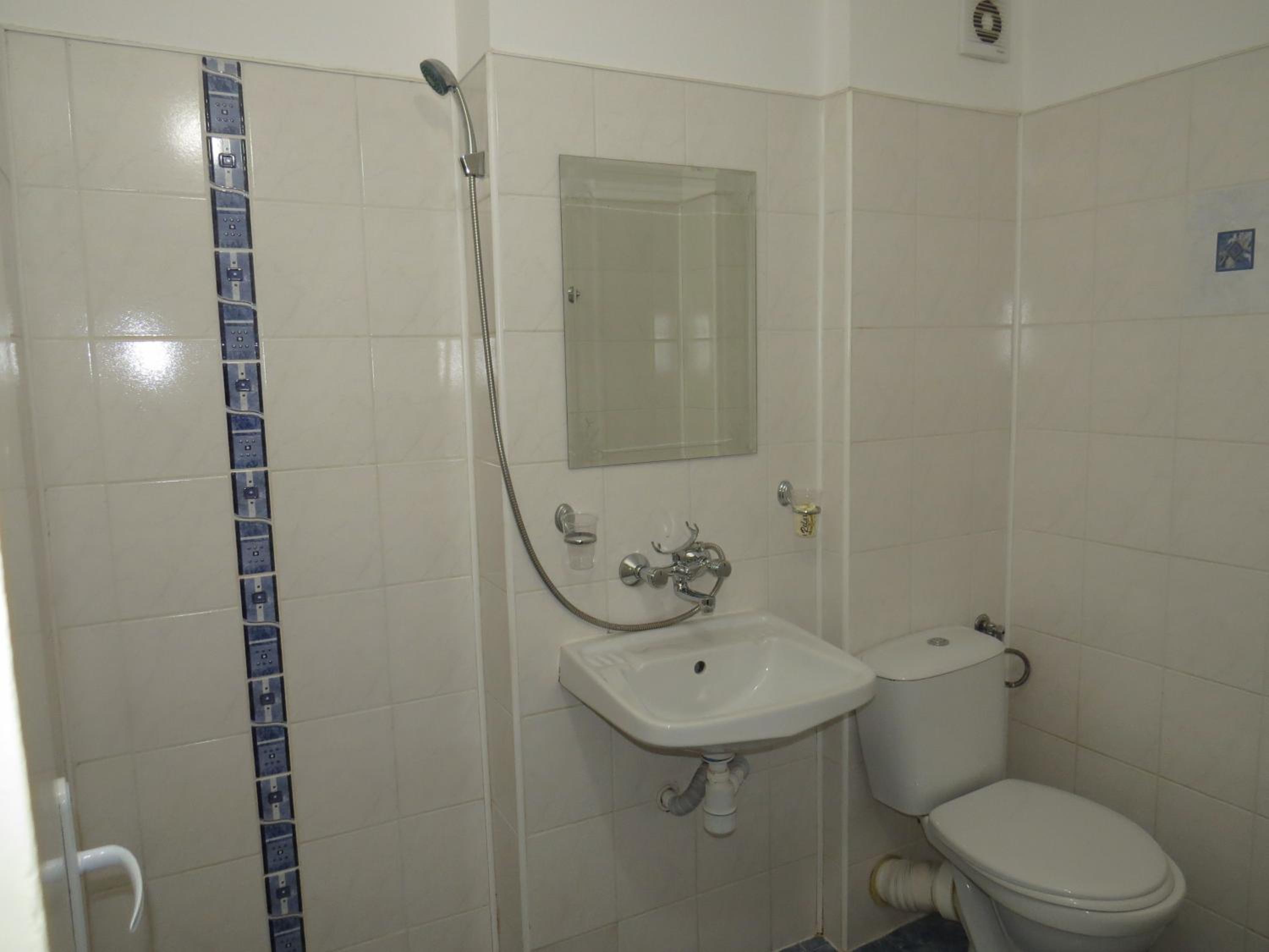 Standard Triple Room - Photo 2