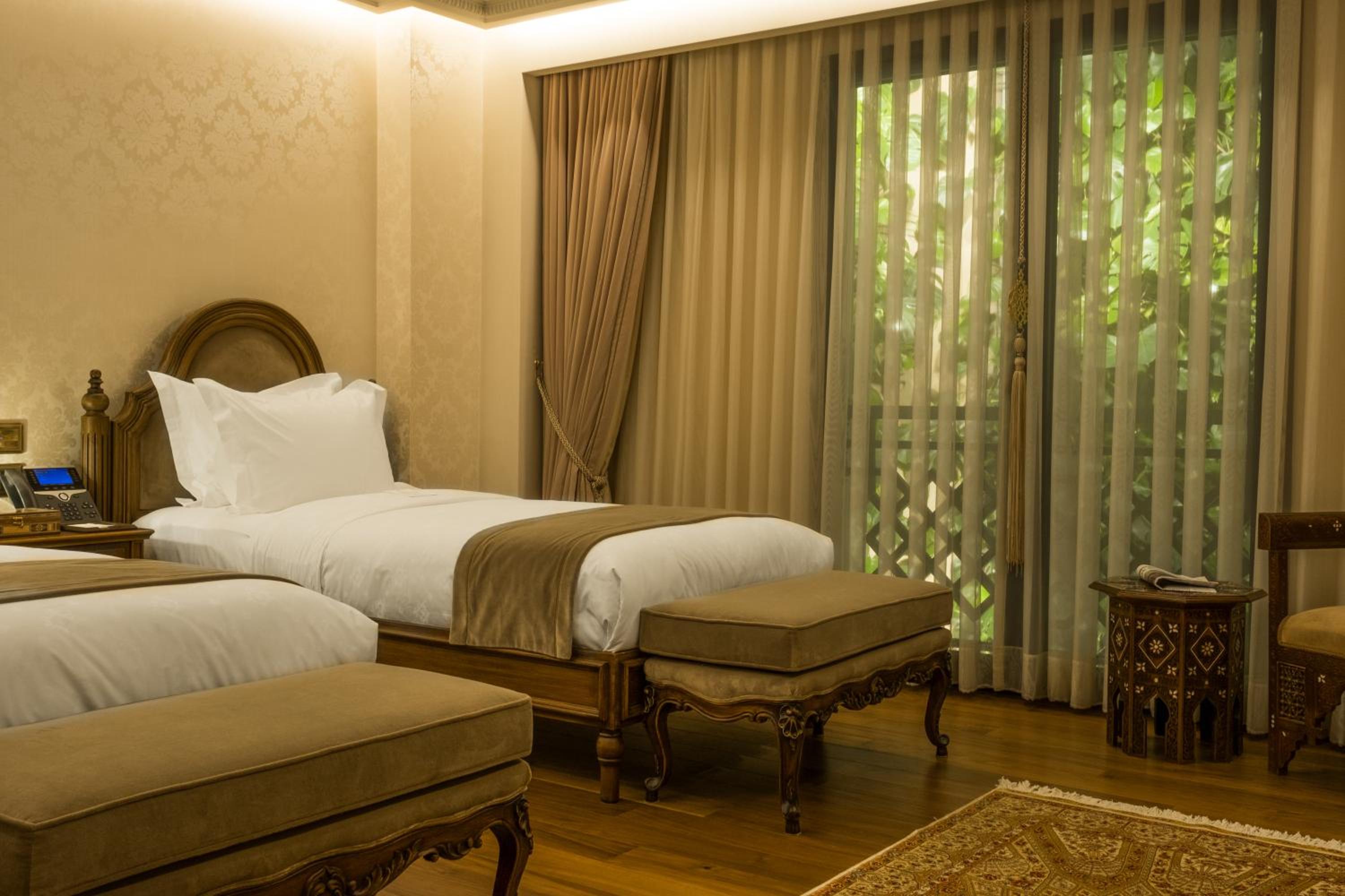 Deluxe Twin Room with Vertical Greenery View photo 3