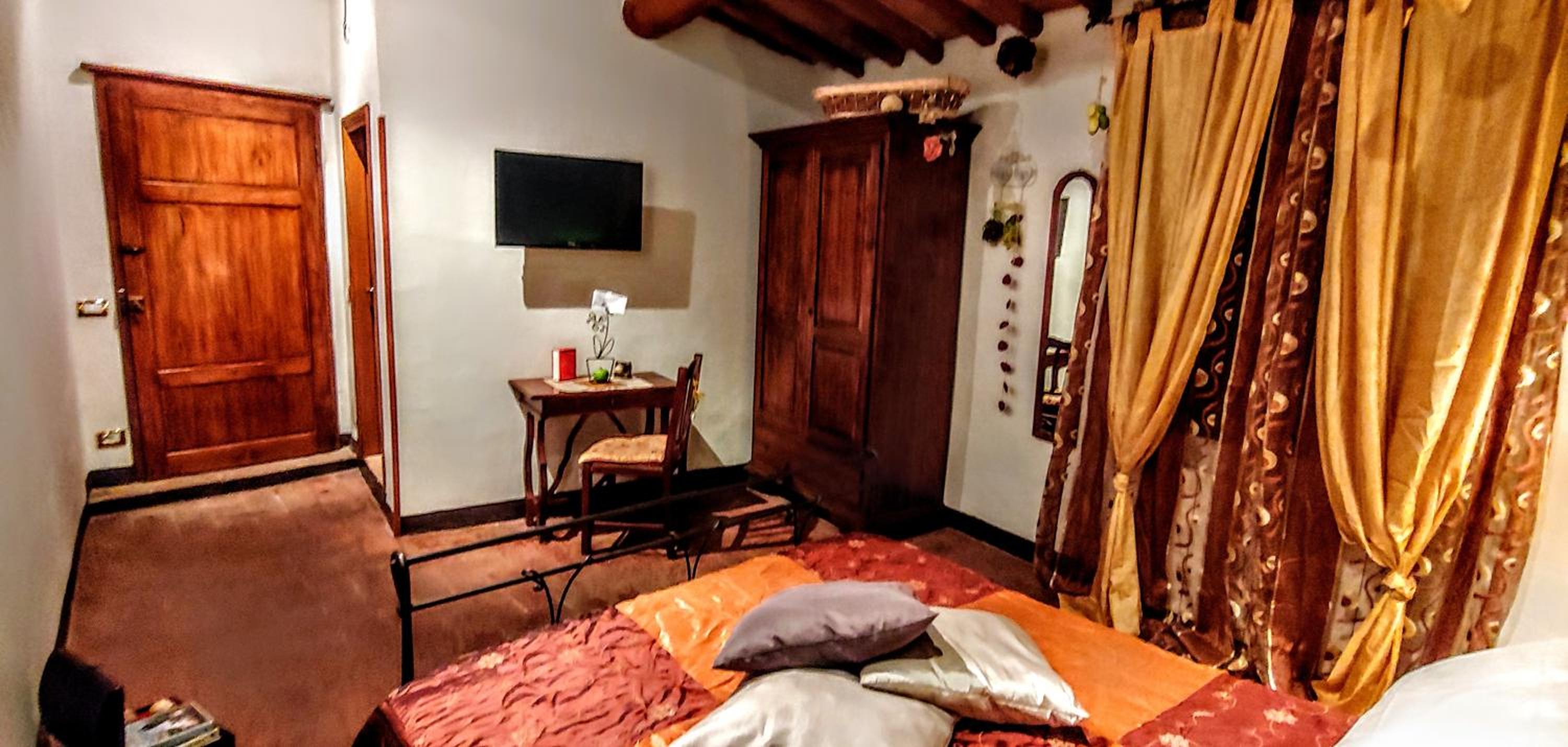 Standard Double Room - Photo 5
