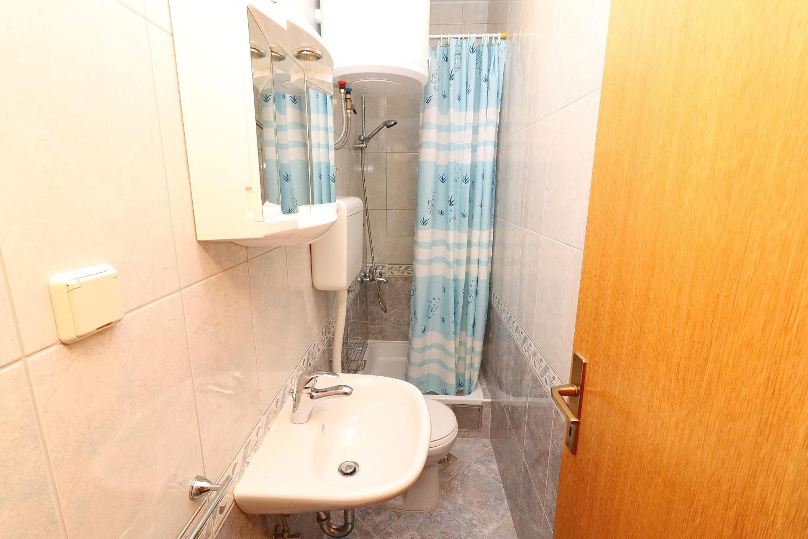 Double or Twin Room with Partial Sea View photo 3