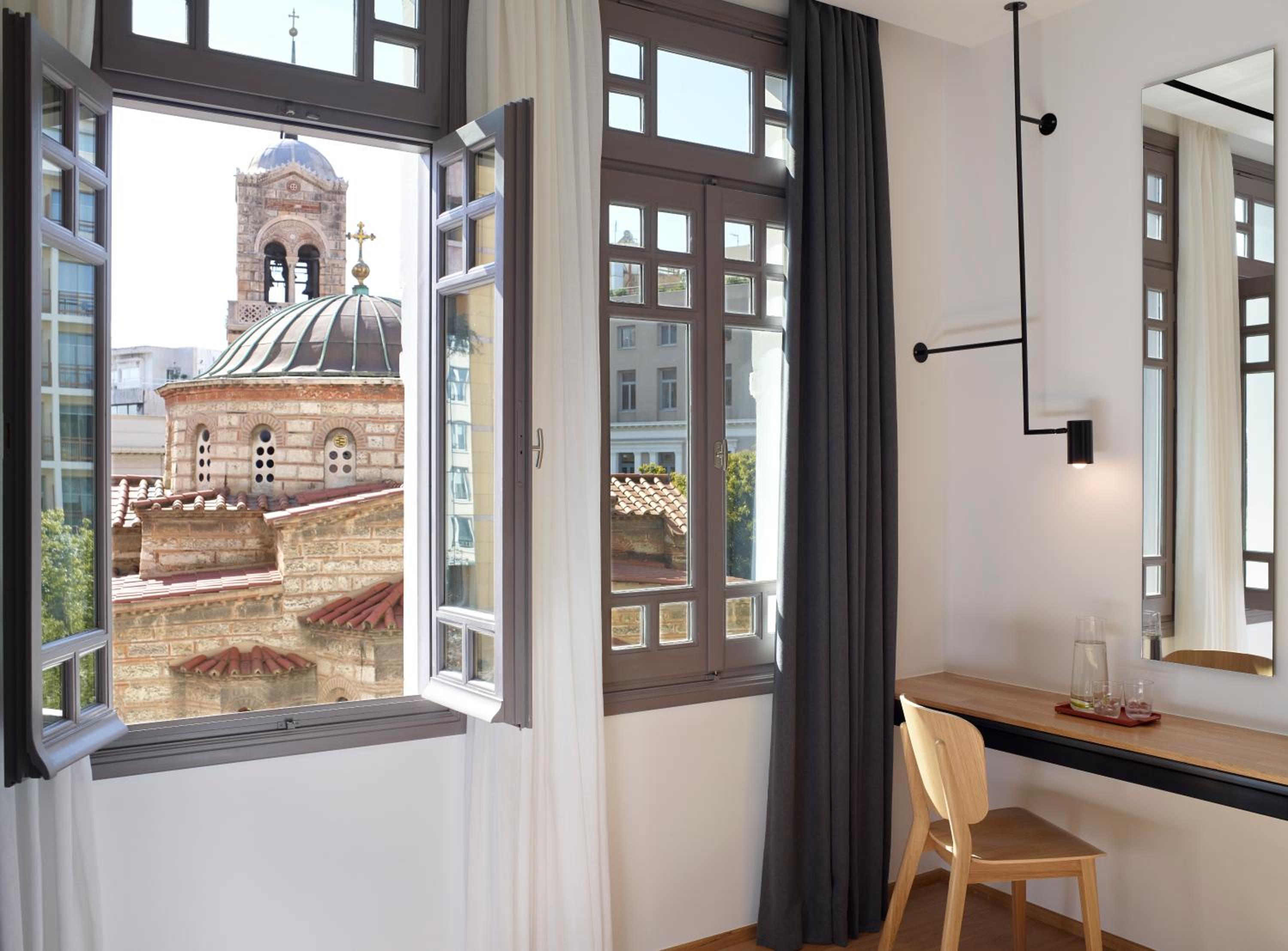 Deluxe Double Room with City View photo 2