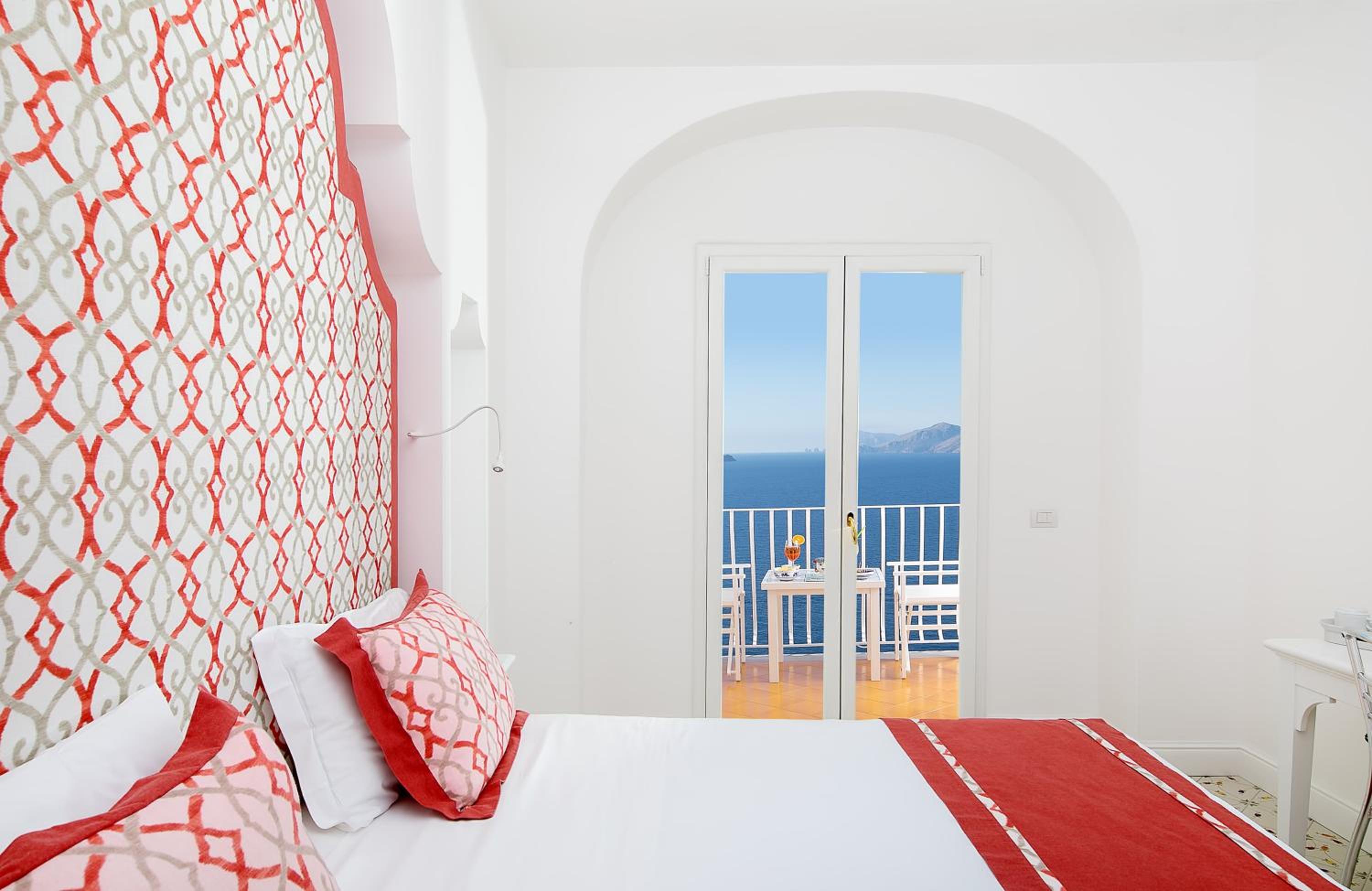 Mediterranean Double or Twin with Balcony and Sea View - Photo 21