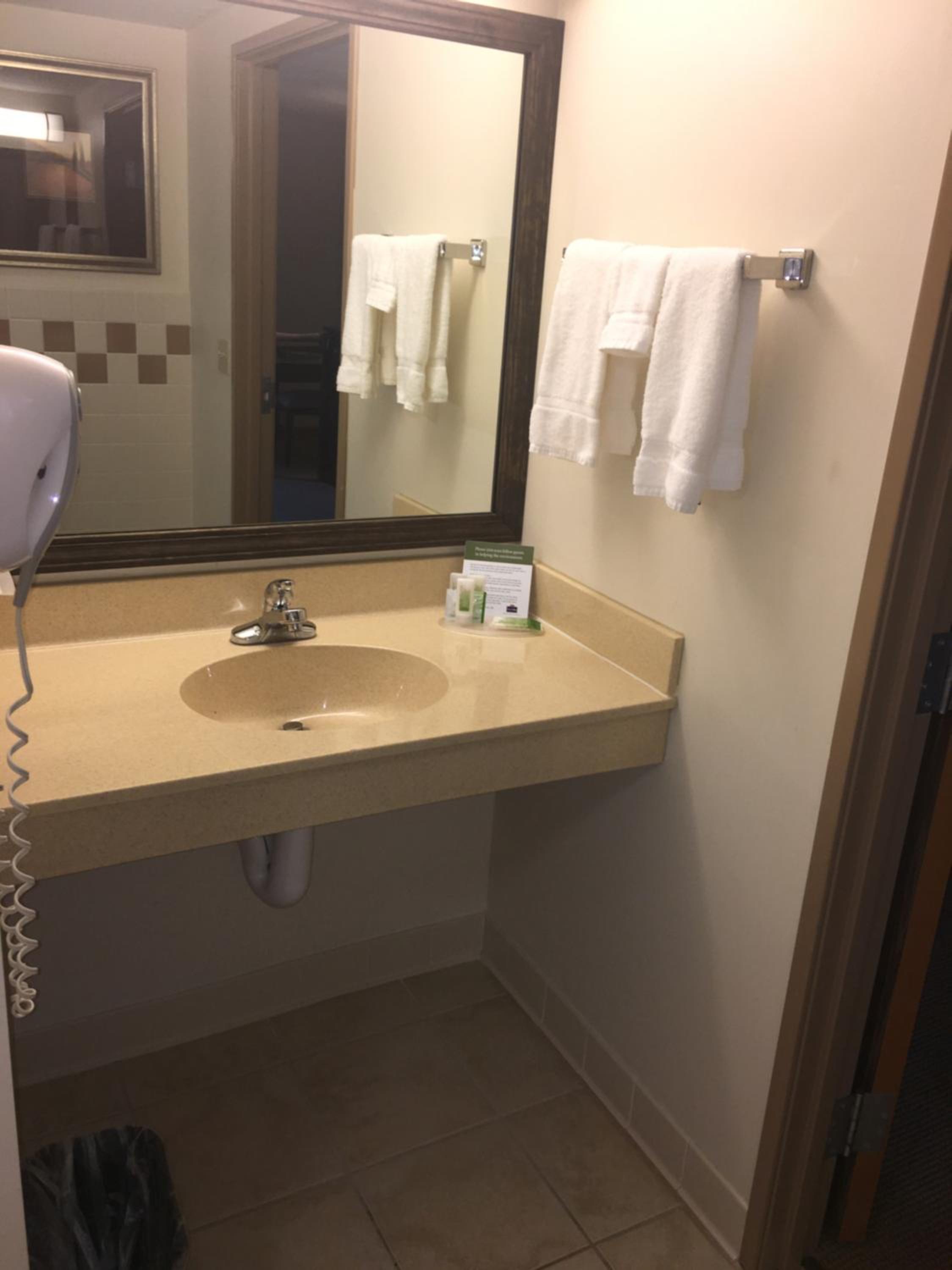 King Room - Mobility Access/Non-Smoking - Photo 3