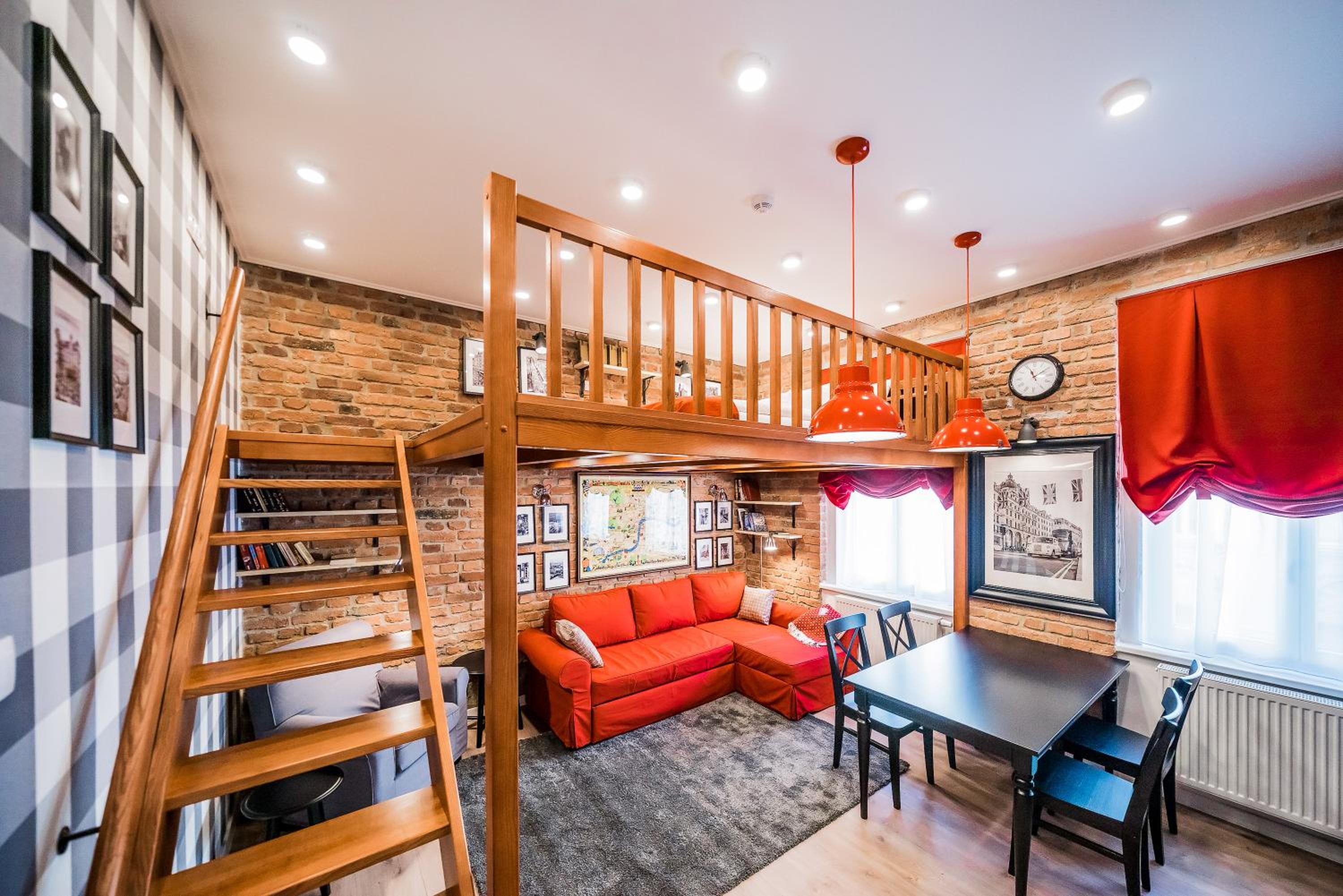 Superior duplex studio photo 2