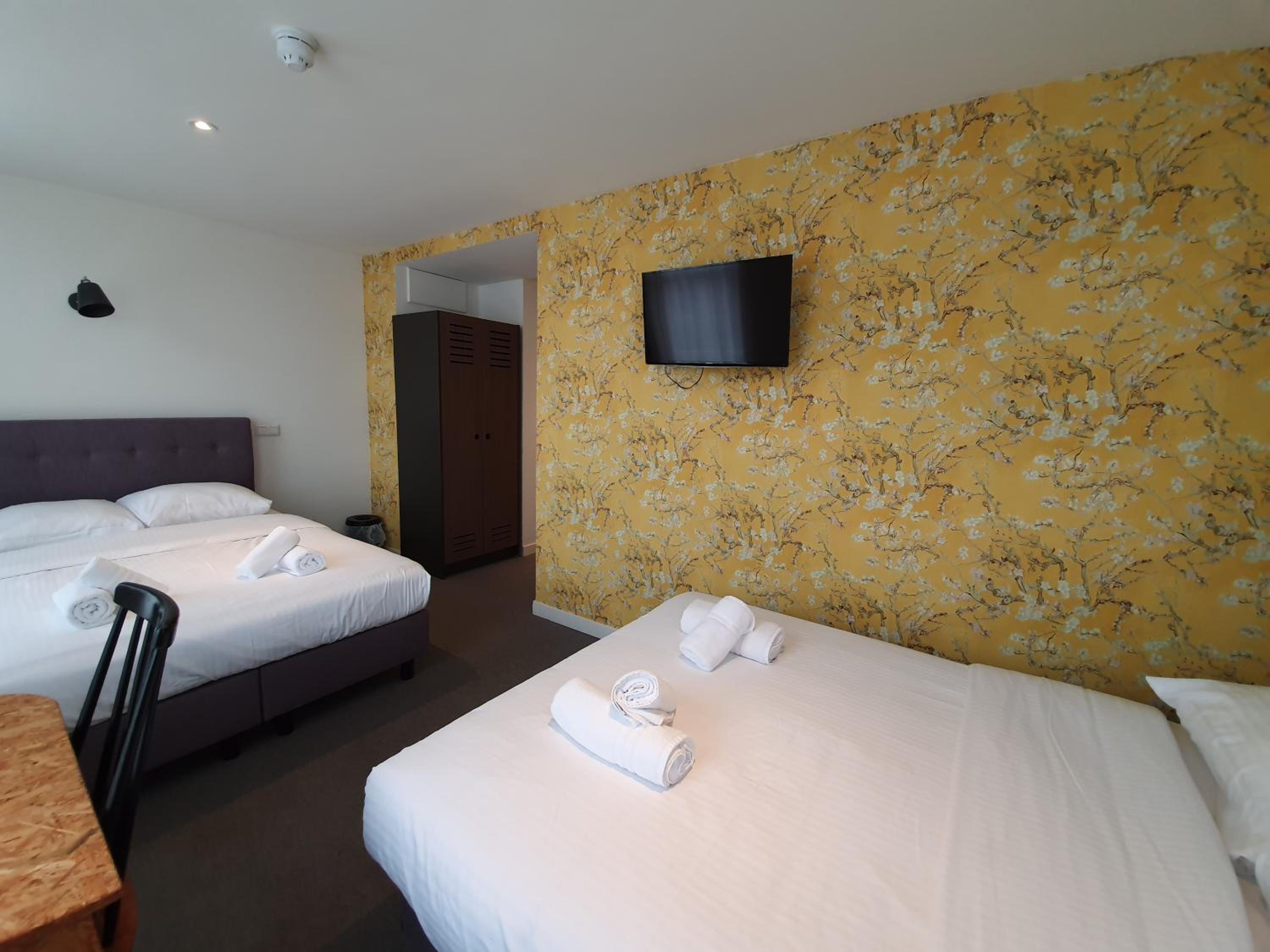 Economy Quadruple Room photo 2