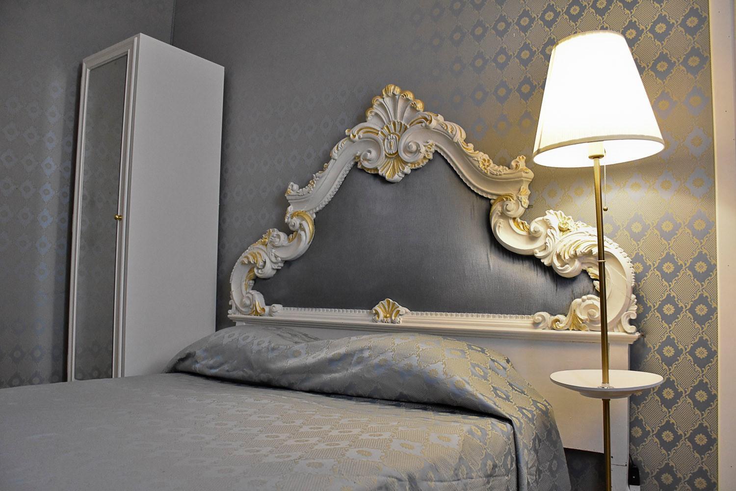 Economy Double Room photo 2