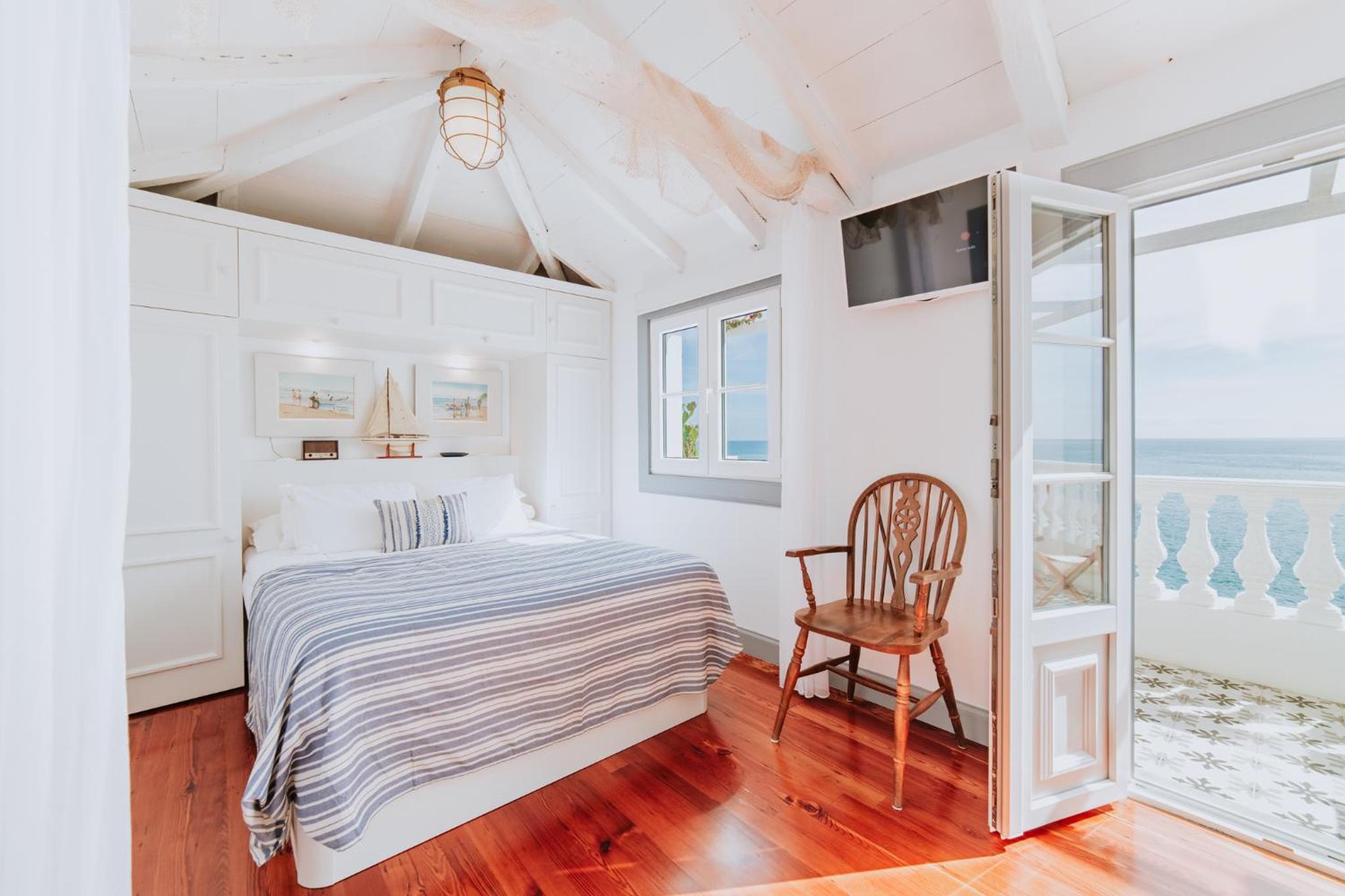 One-Bedroom Apartment with Balcony