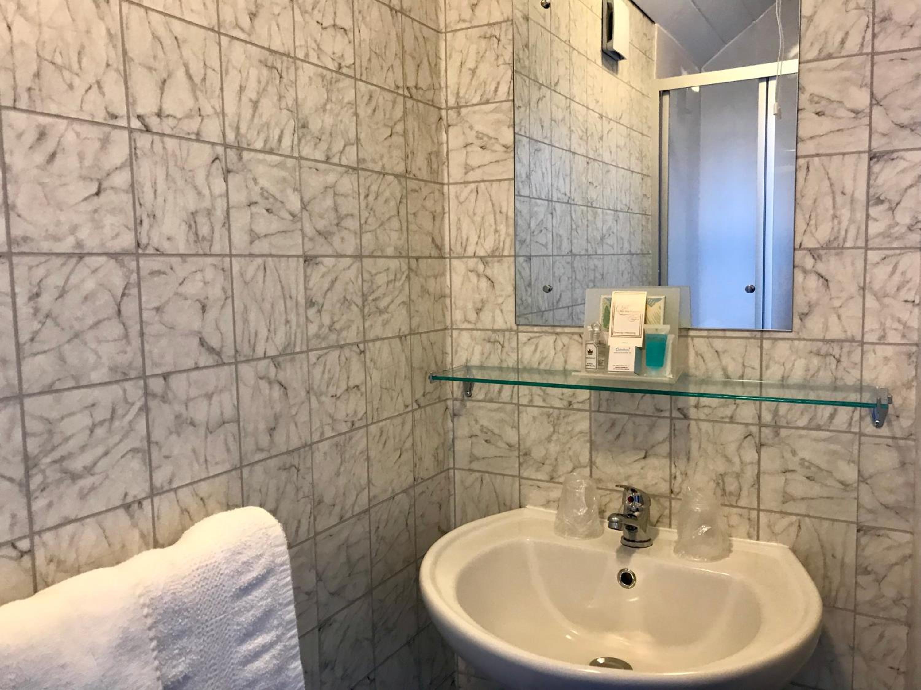 Single Room photo 2