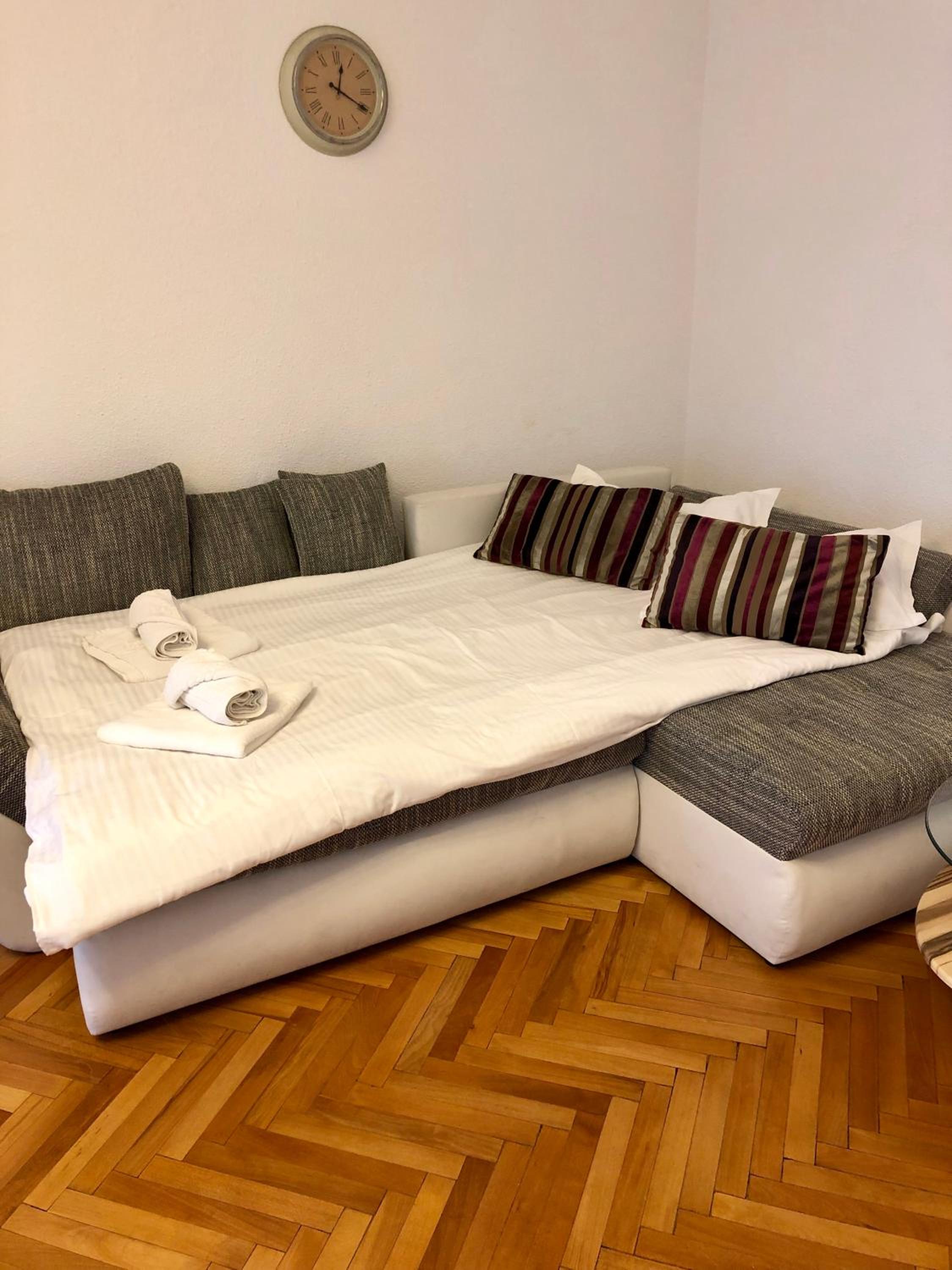 Two-Bedroom Apartment - Photo 16